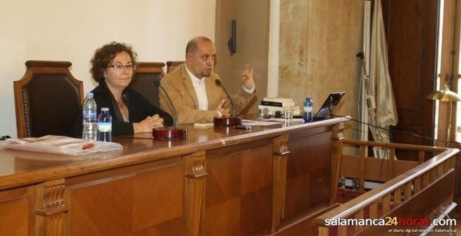 Juan Antonio González Iglesias propone que la ciudad sea un libro