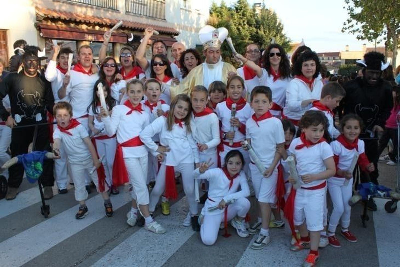 Gran desfile de peñas y pregón del medallista olímpico Alejandro Sánchez