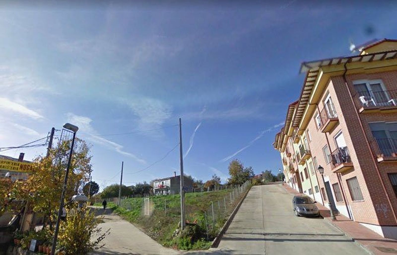 Intoxicado por humo en el incendio de una vivienda en Candeleda