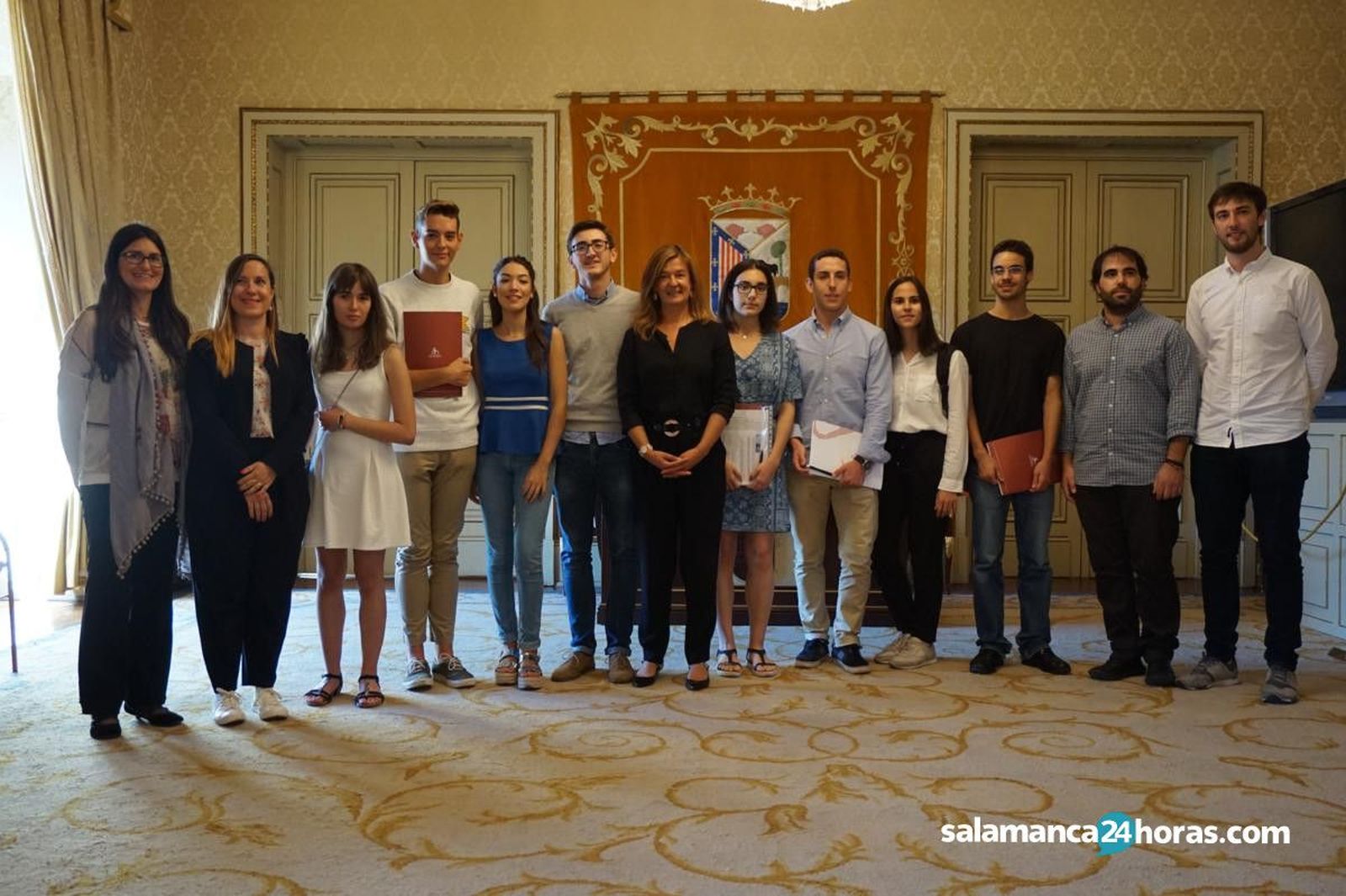 Estudiantes becados (10)