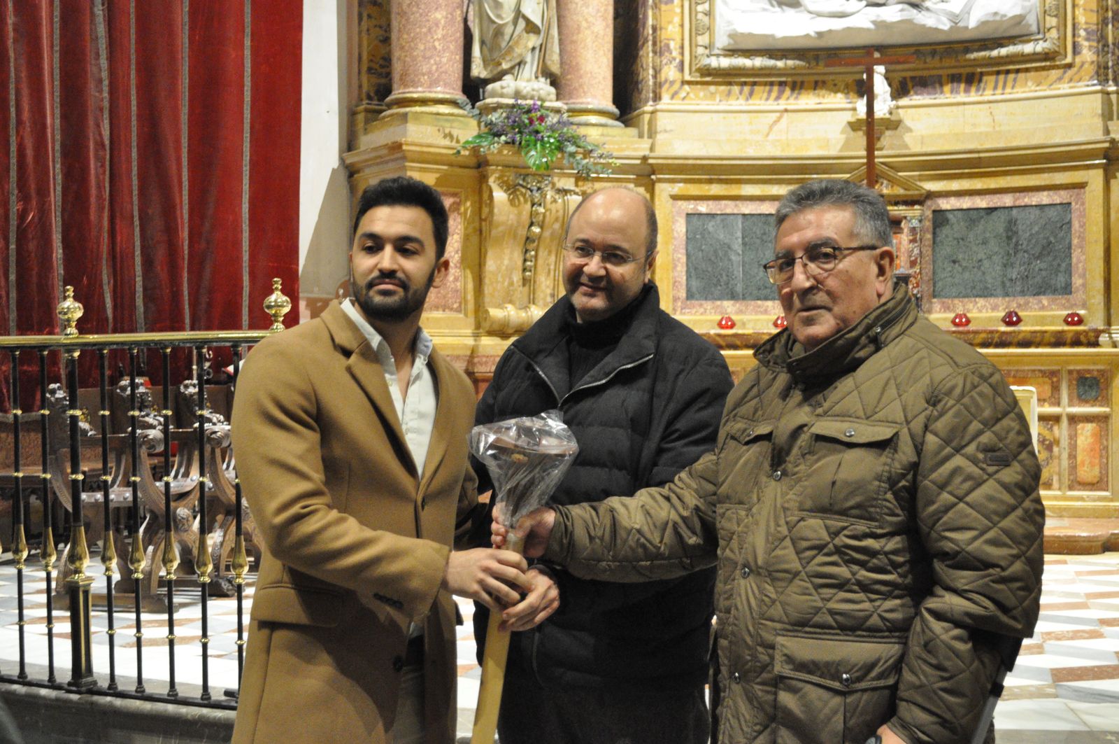 entrada-de-nuevos-hermanos-y-reconocimiento-a-mayordomos-de-la-cofradia-del-silencio-2023-43