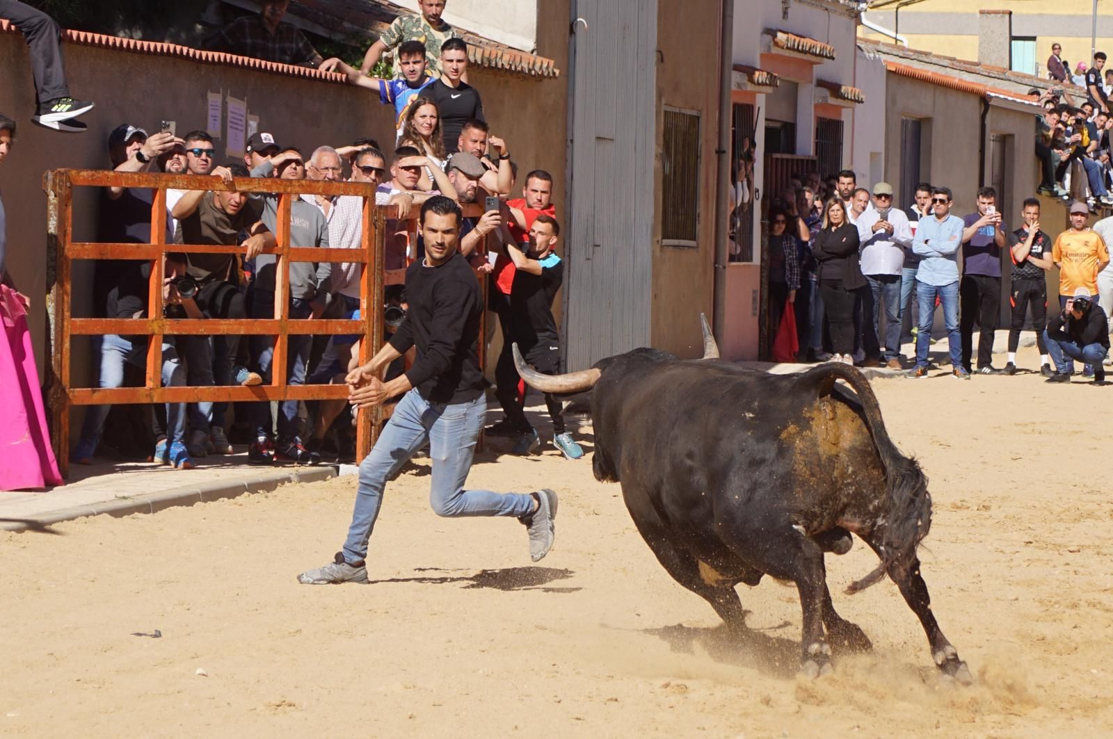 whatsapp-image-2025-04-26-at-19-02-08-1