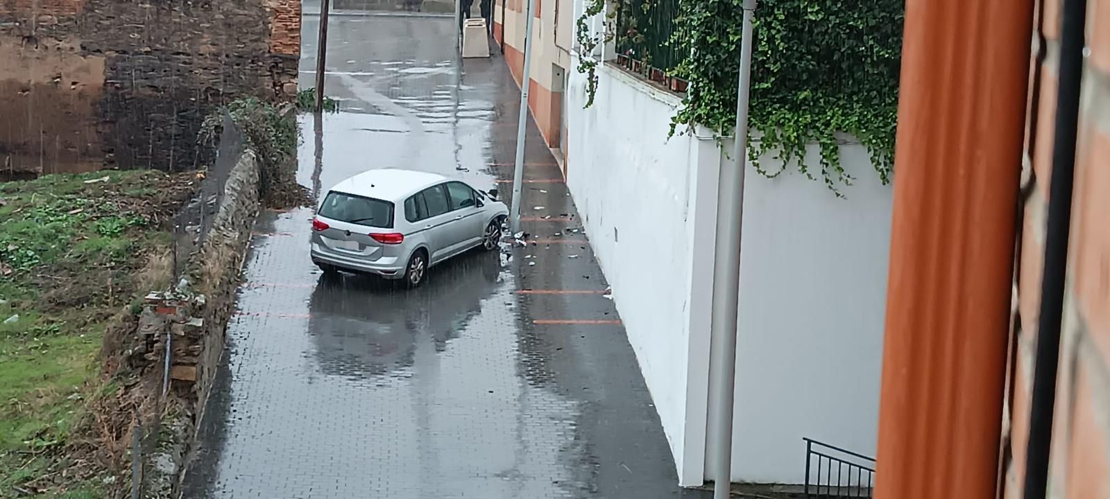 Accidente en la calle del Molino, en Tejares
