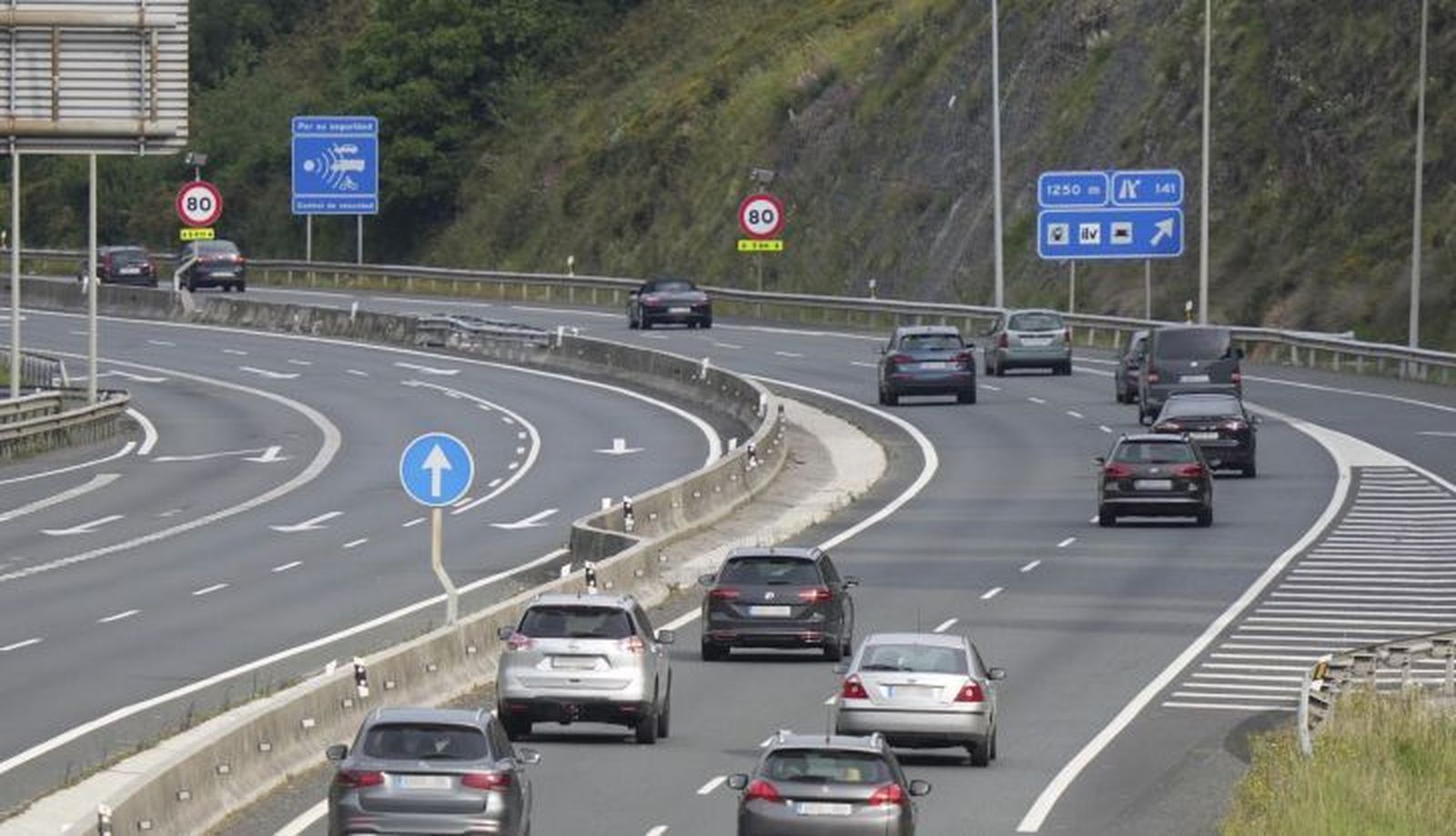 Tráfico de vehículos. Archivo