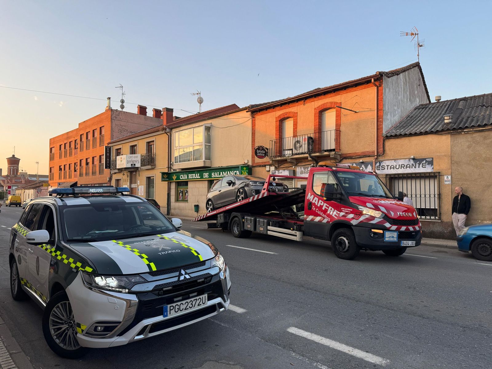 Colisión con vehículo aparcado en Doñinos de Salamanca