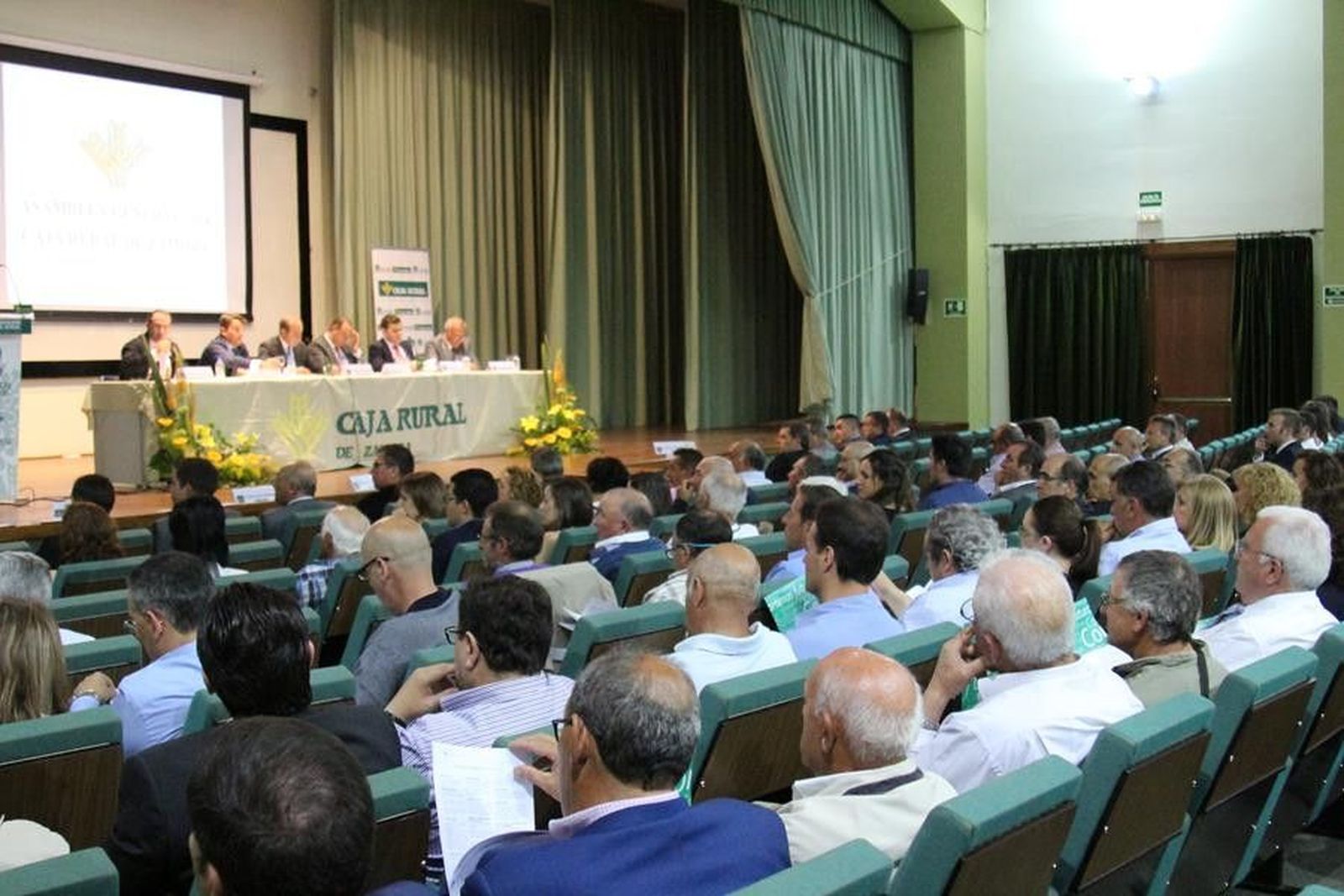 Cajarural caja rural zamora asamblea cuentas paraninfo universitario charla (5)