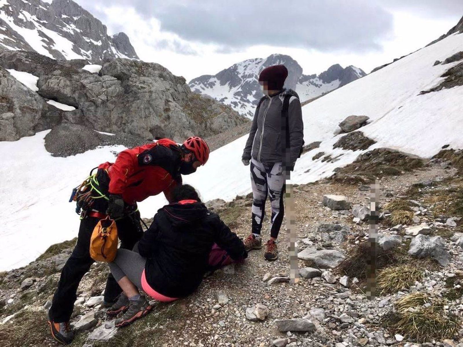 Senderistas en la montaña. Foto EP