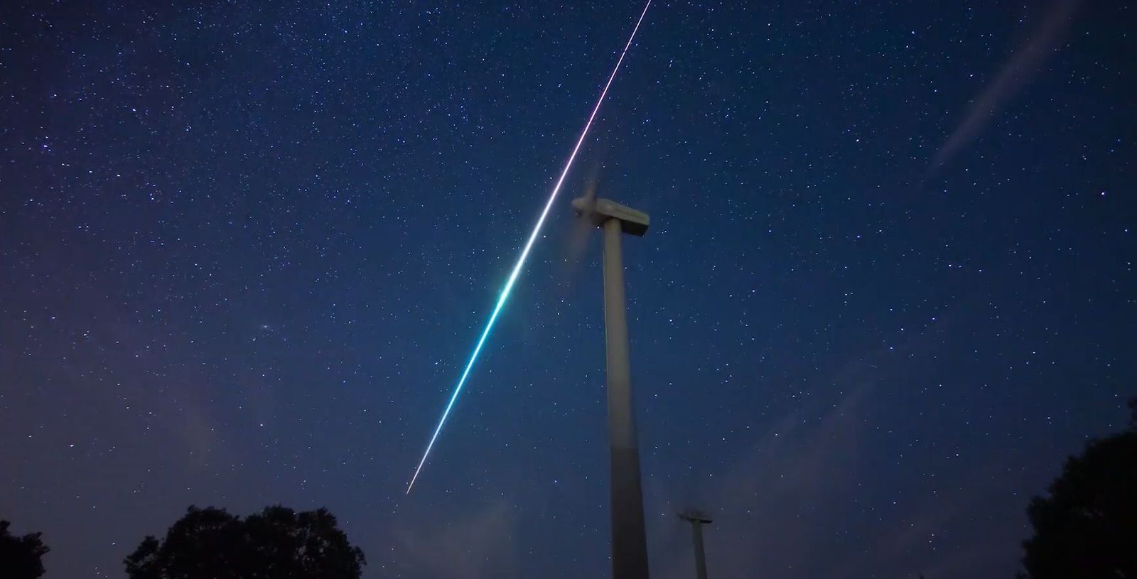 Perseidas en el parque eólico de Iberdrola (Salamanca).