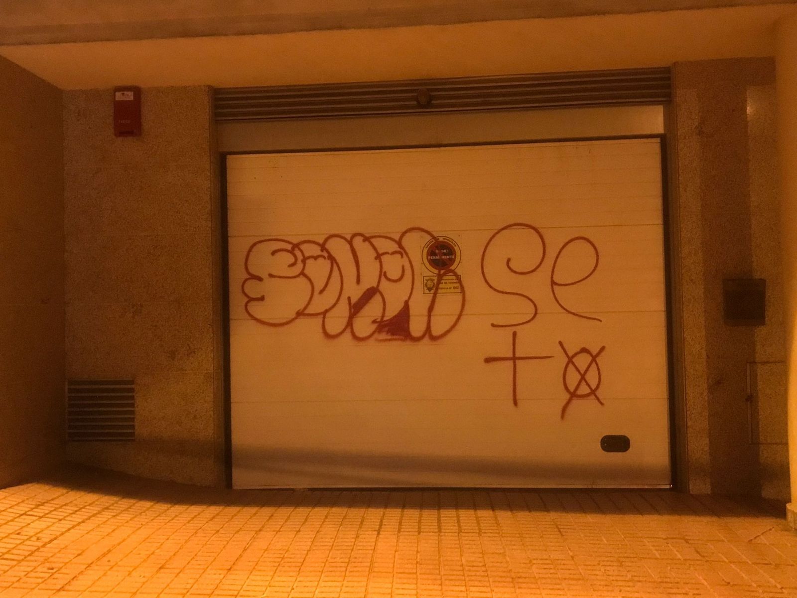 pintadas en garajes de Alba de Tormes (4)