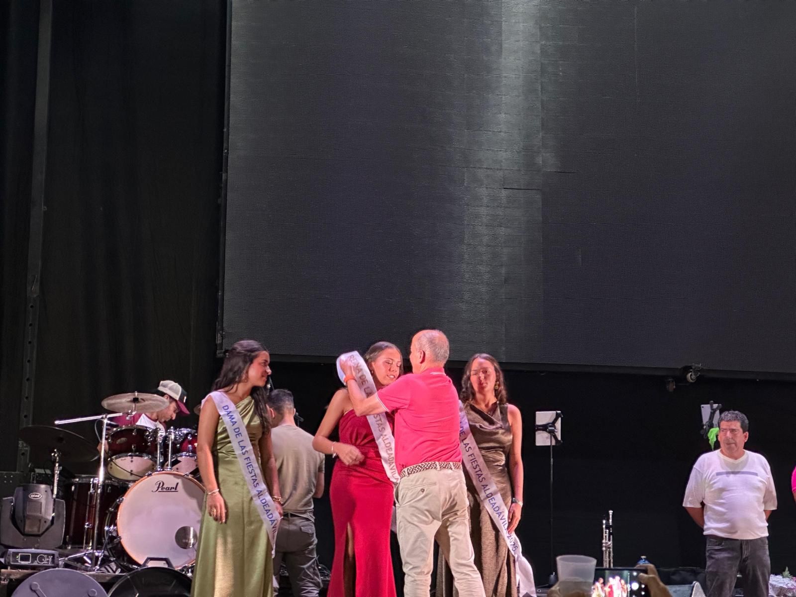 Coronación reina y damas y en Aldeadávila de la Ribera 2025