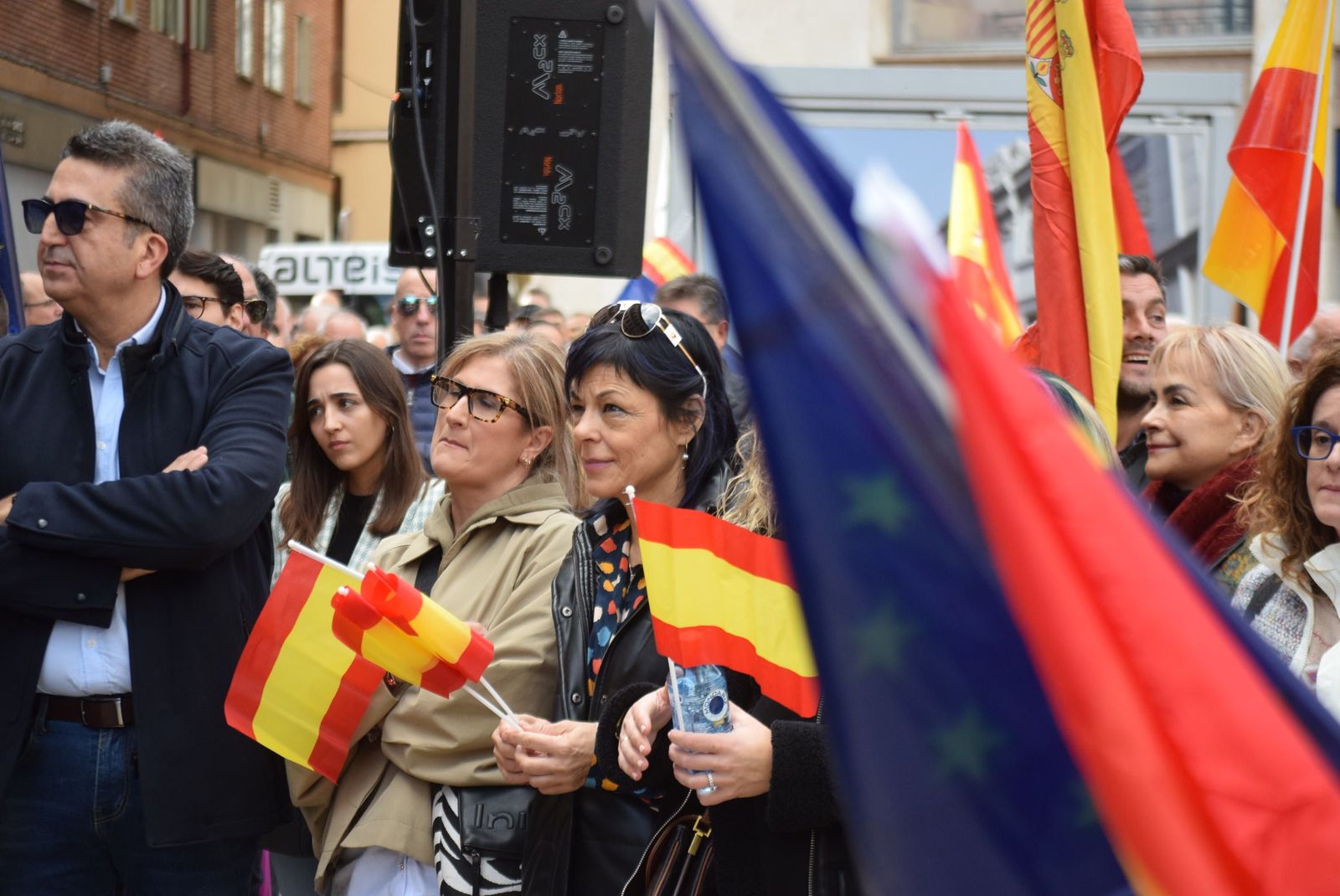 concentracion-del-pp-contra-la-amnistia-40