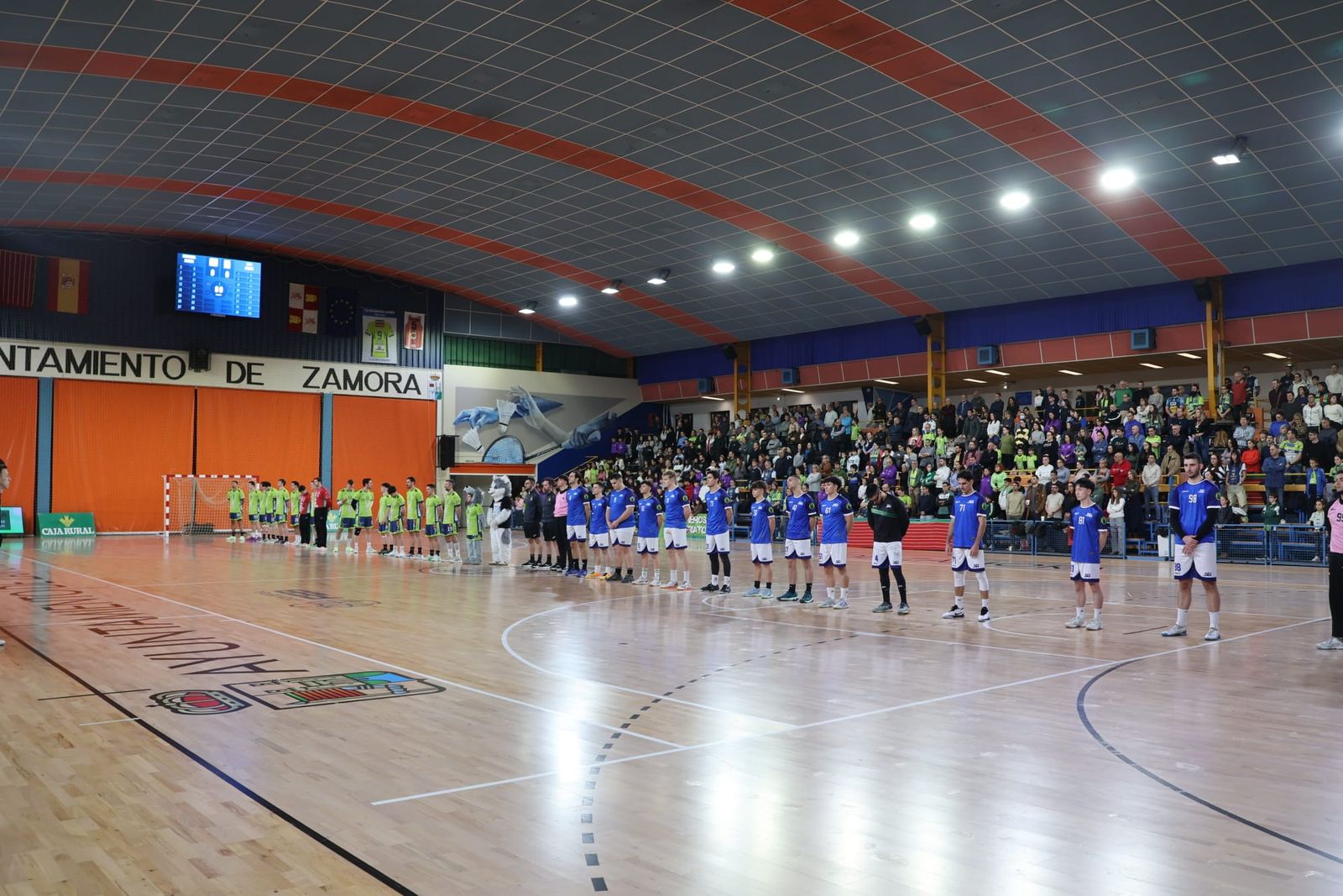 Minuto de silencio en el Ángel Nieto por las víctimas del accidente ferroviario