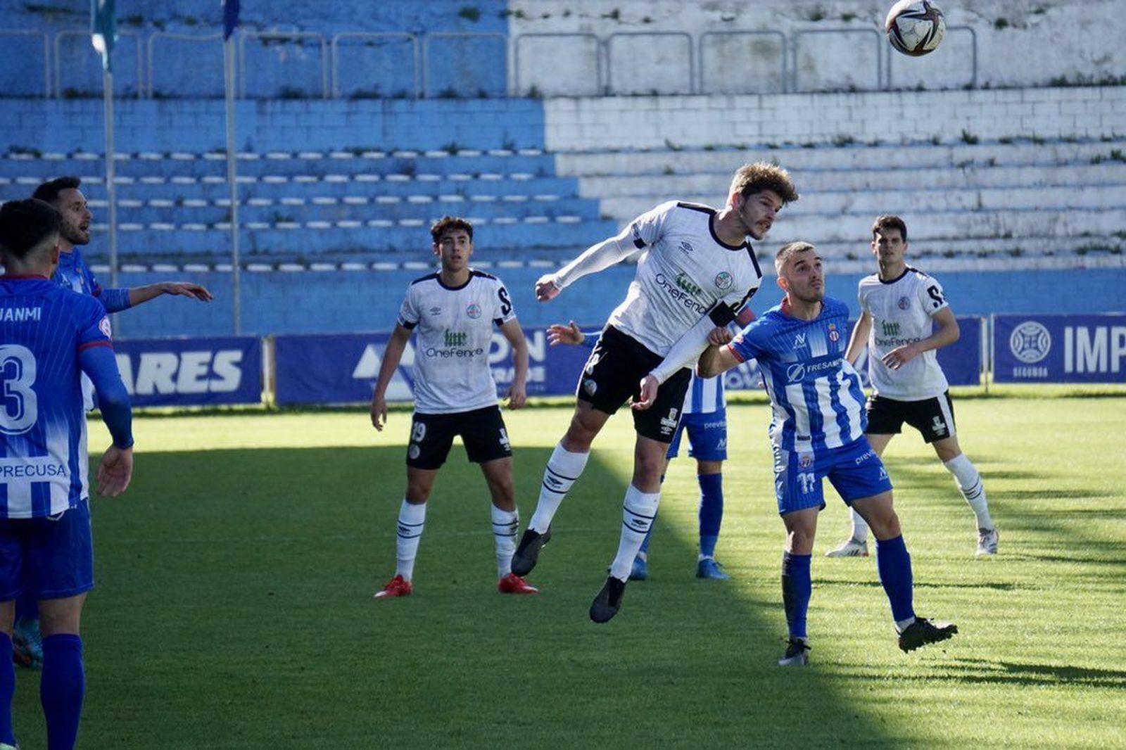 Amaro, ante el Real Avilés | FOTO SALAMANCA CF UDS