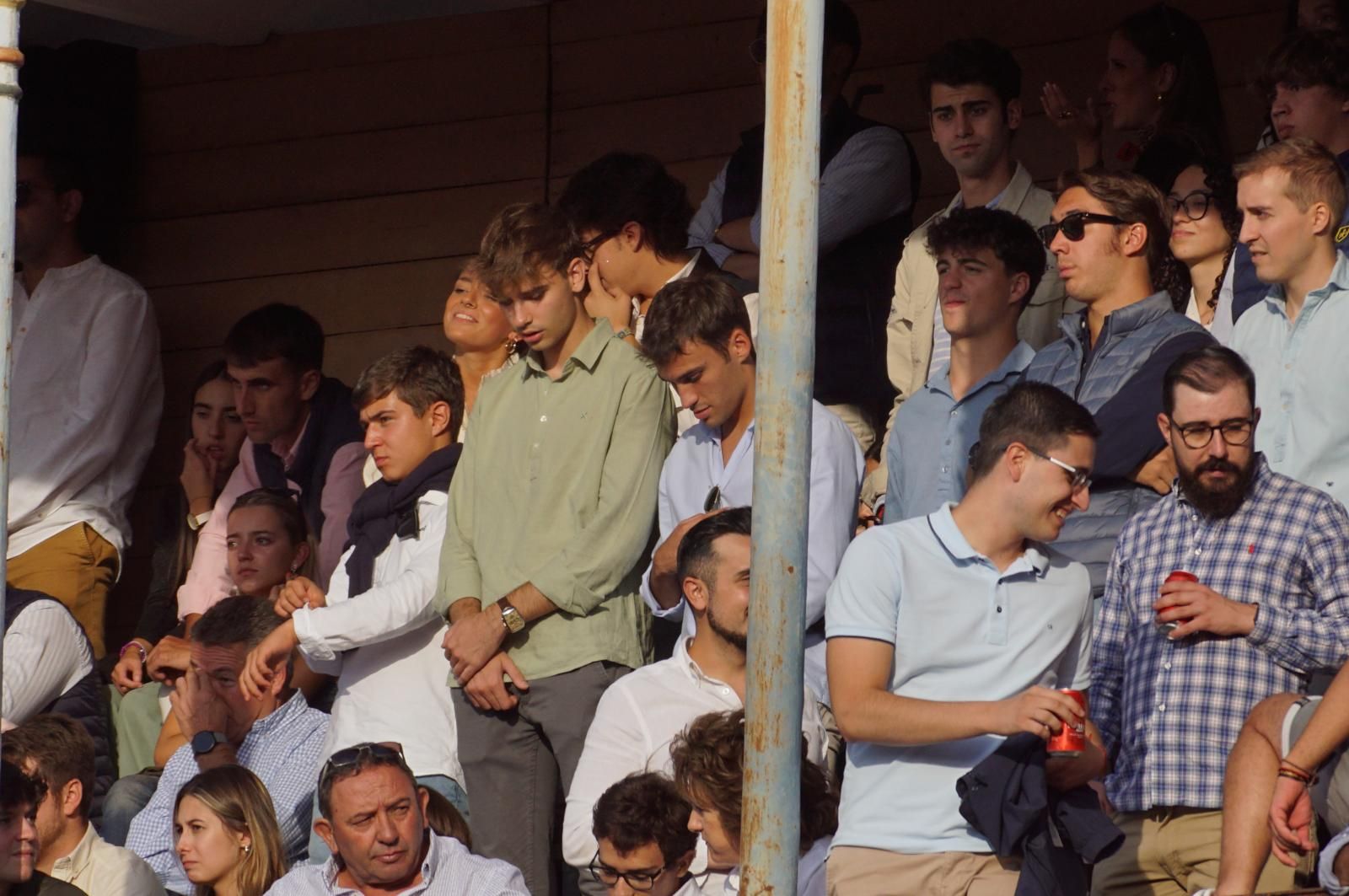 resumen-fotografico-del-ambiente-en-los-tendidos-de-la-glorieta-durante-la-corrida-concurso-22-de-septiembre-fotos-juanes-96