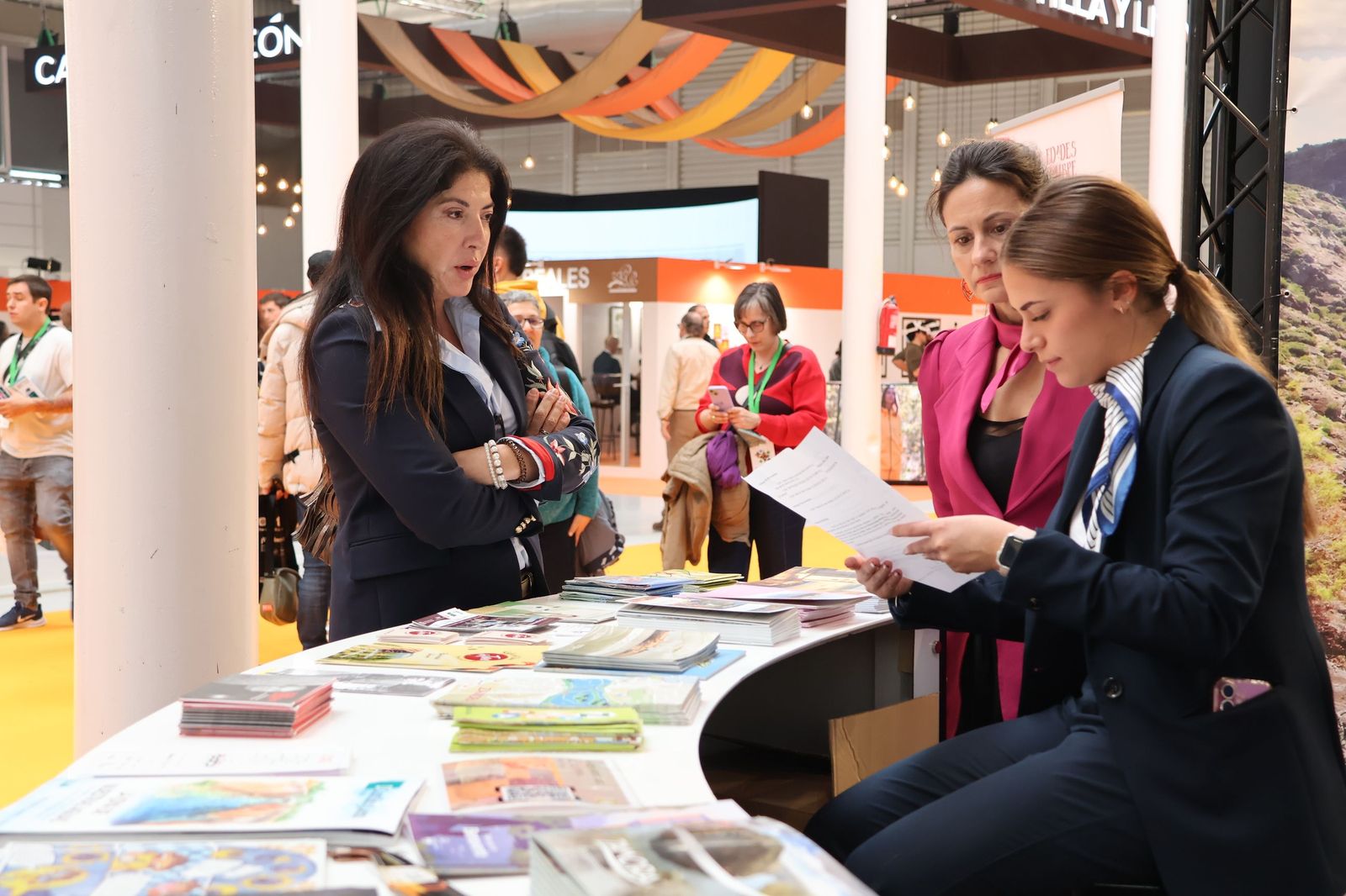 Zamora se presenta en Intur 2025 (8).JPG