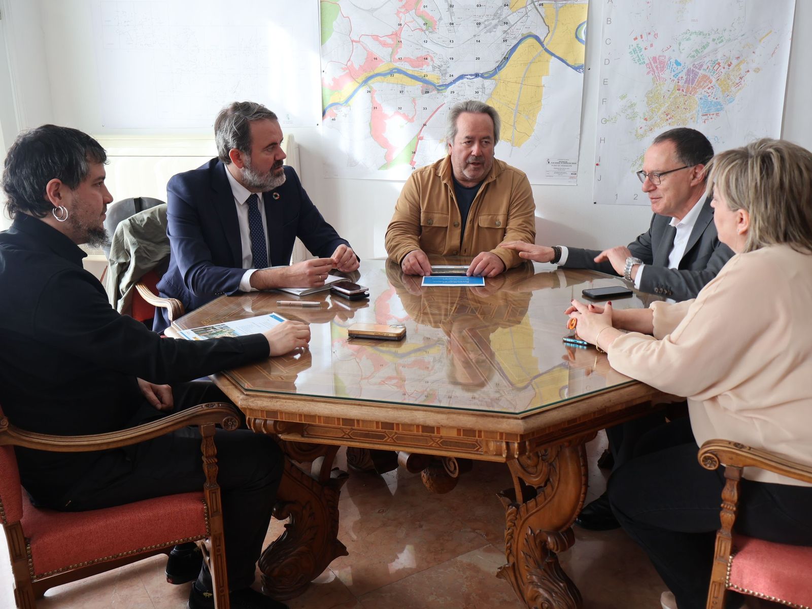 Reunión con el secretario de Estado de Juventud e Infancia en el Ayuntamiento de Zamora