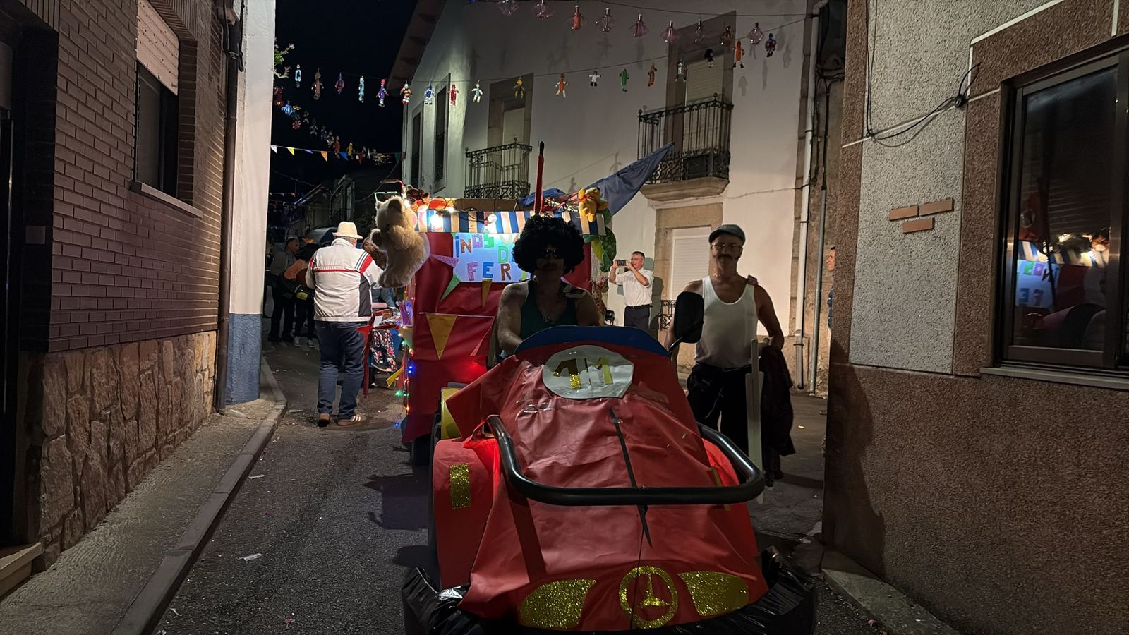 Desfile de carrozas en Pereña