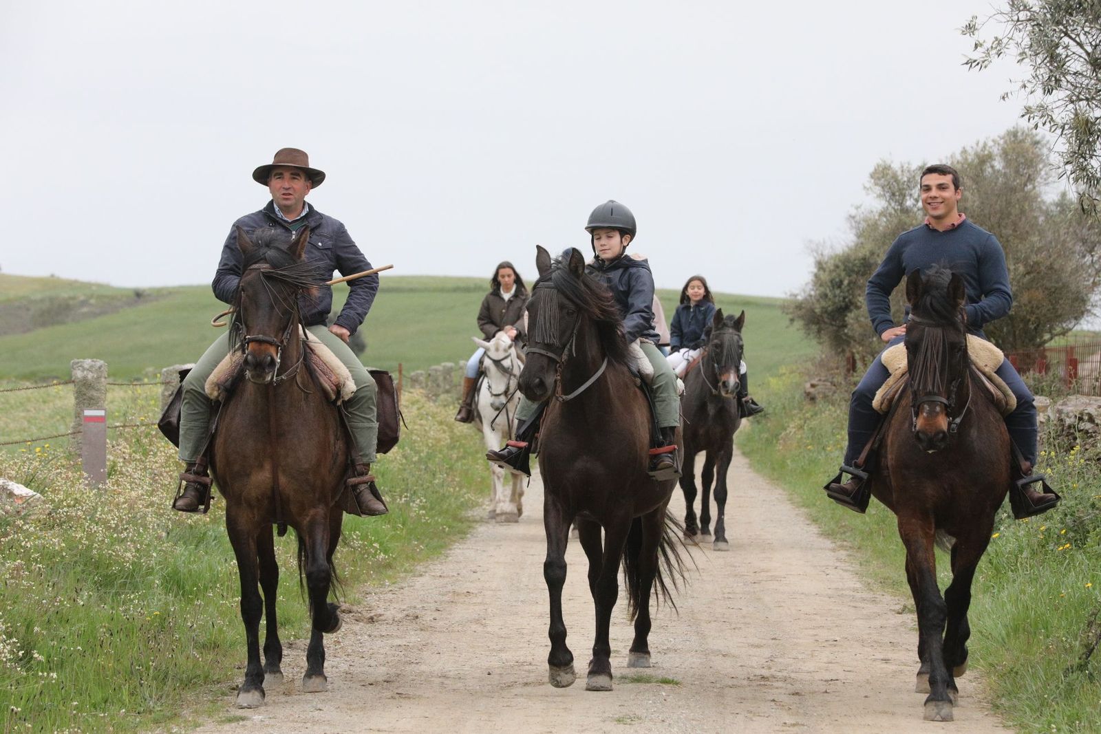 galeria-medio-centenar-de-jinetes-participan-en-la-i-ruta-a-caballo-de-siega-verde-fotos-siega-verde-22