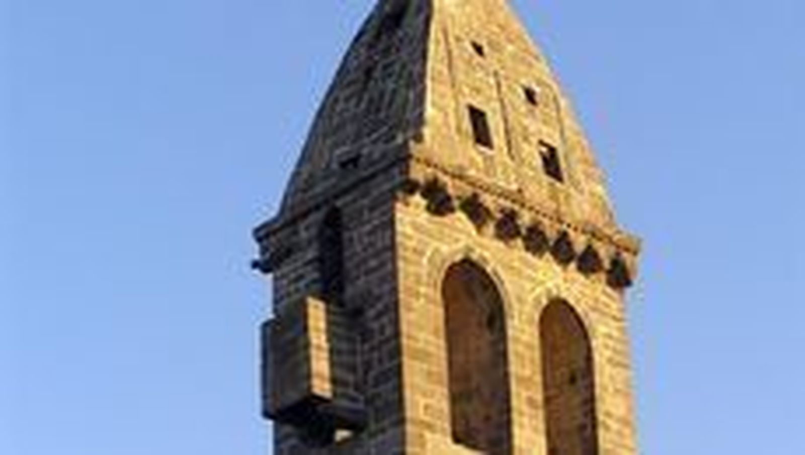 Aprobada en el Pleno de las Cortes la propuesta para restaurar la Iglesia de Mombuey