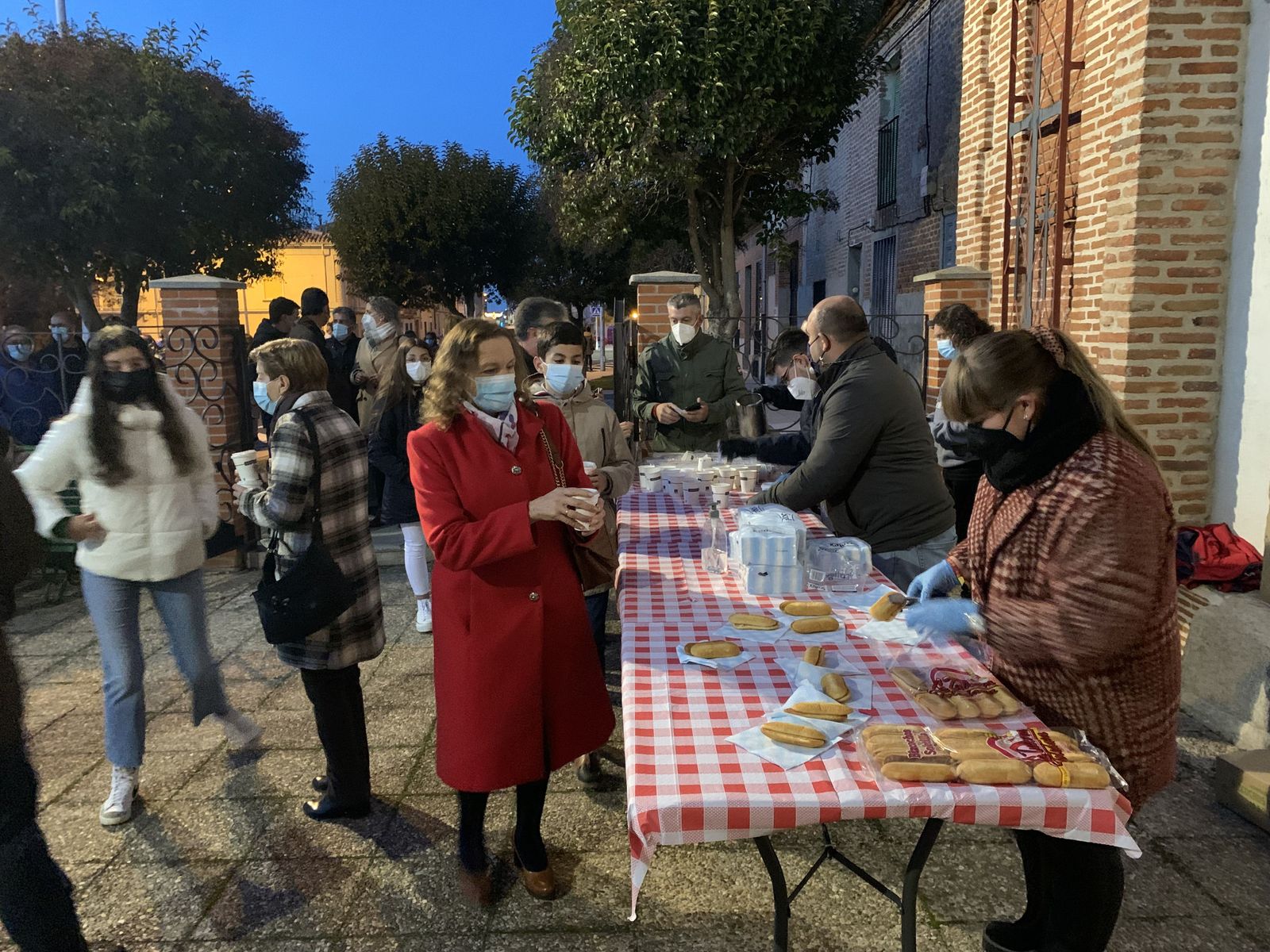 Chocolatada solidaria organizada por el Cristo del Humilladero en 2021