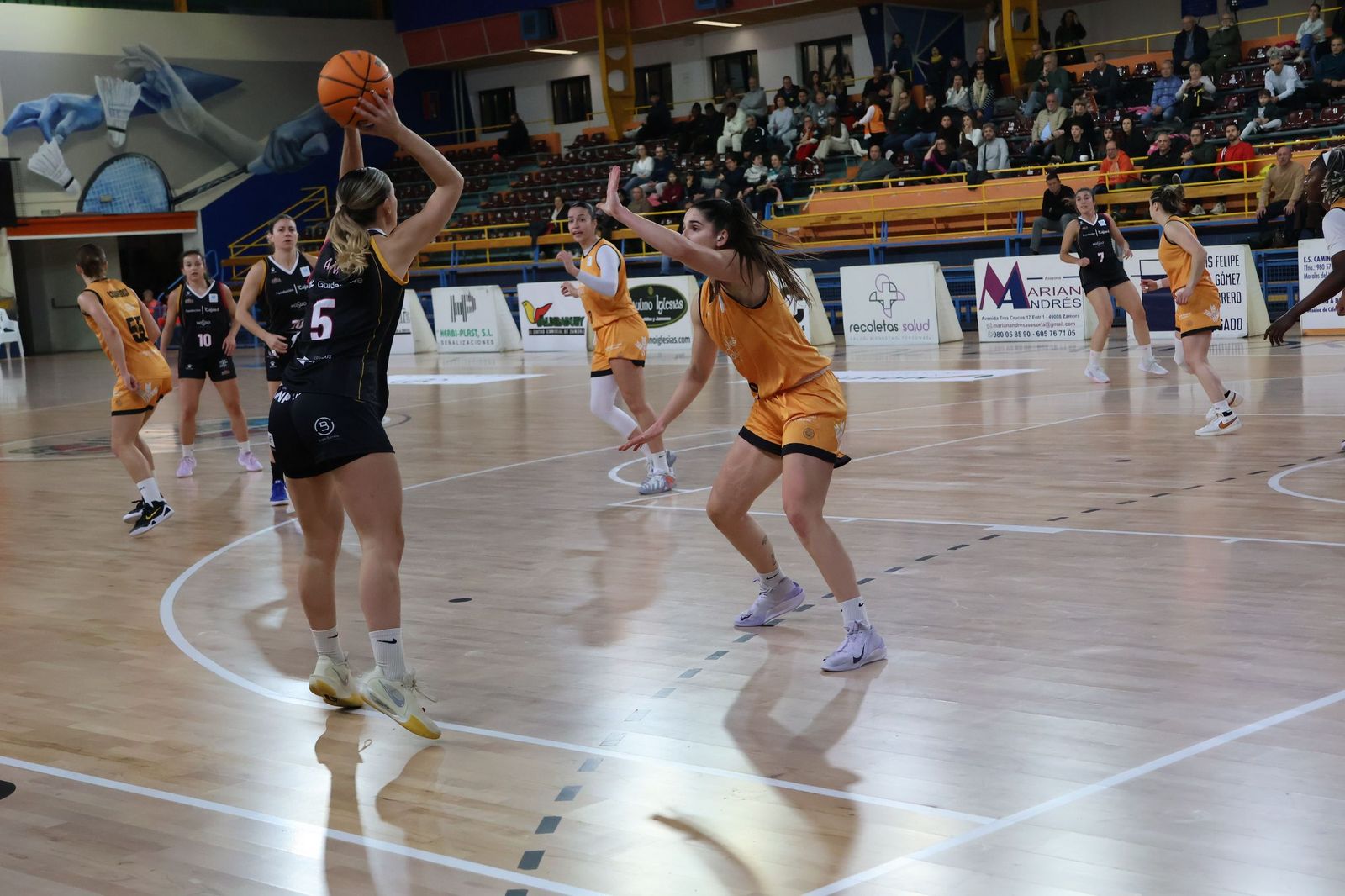 Partido entre CD Zamarat y Cajasol Baloncesto Sevilla