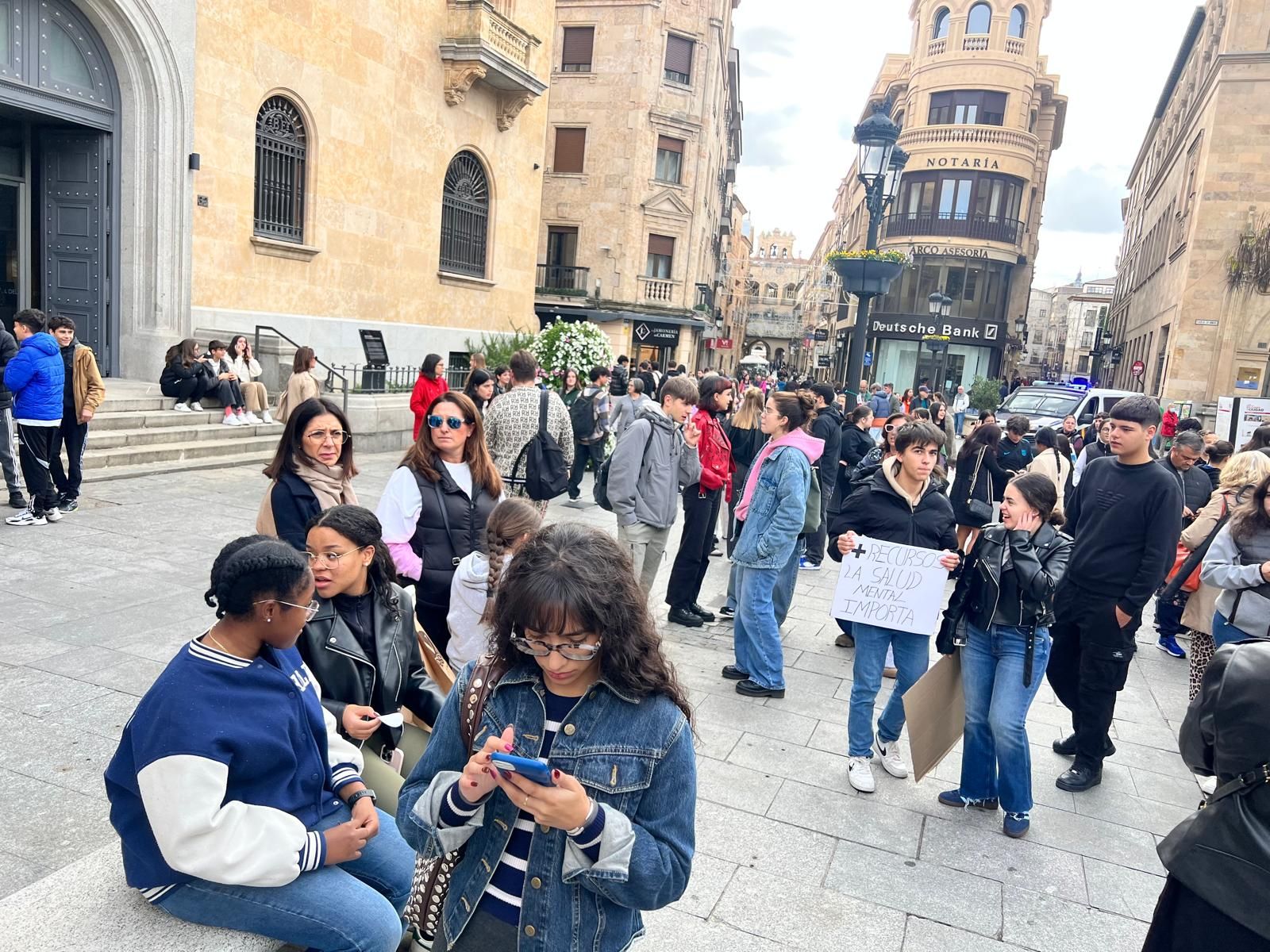 El Sindicato de Estudiantes de Salamanca reune a más de cien personas para poner "freno" al acoso escolar