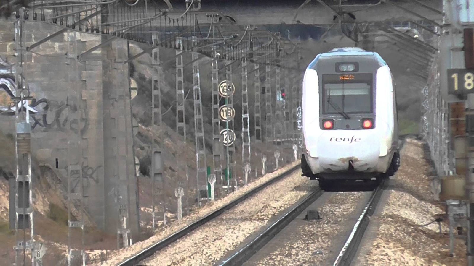 El servicio se ha suspendido entre Barcelona y Salamanca este lunes