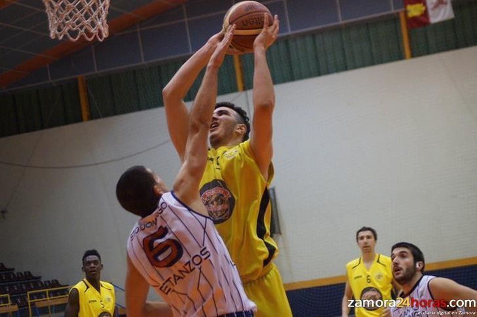 El Virgen de la Concha vuelve a ganar en un final apretado (77-71)