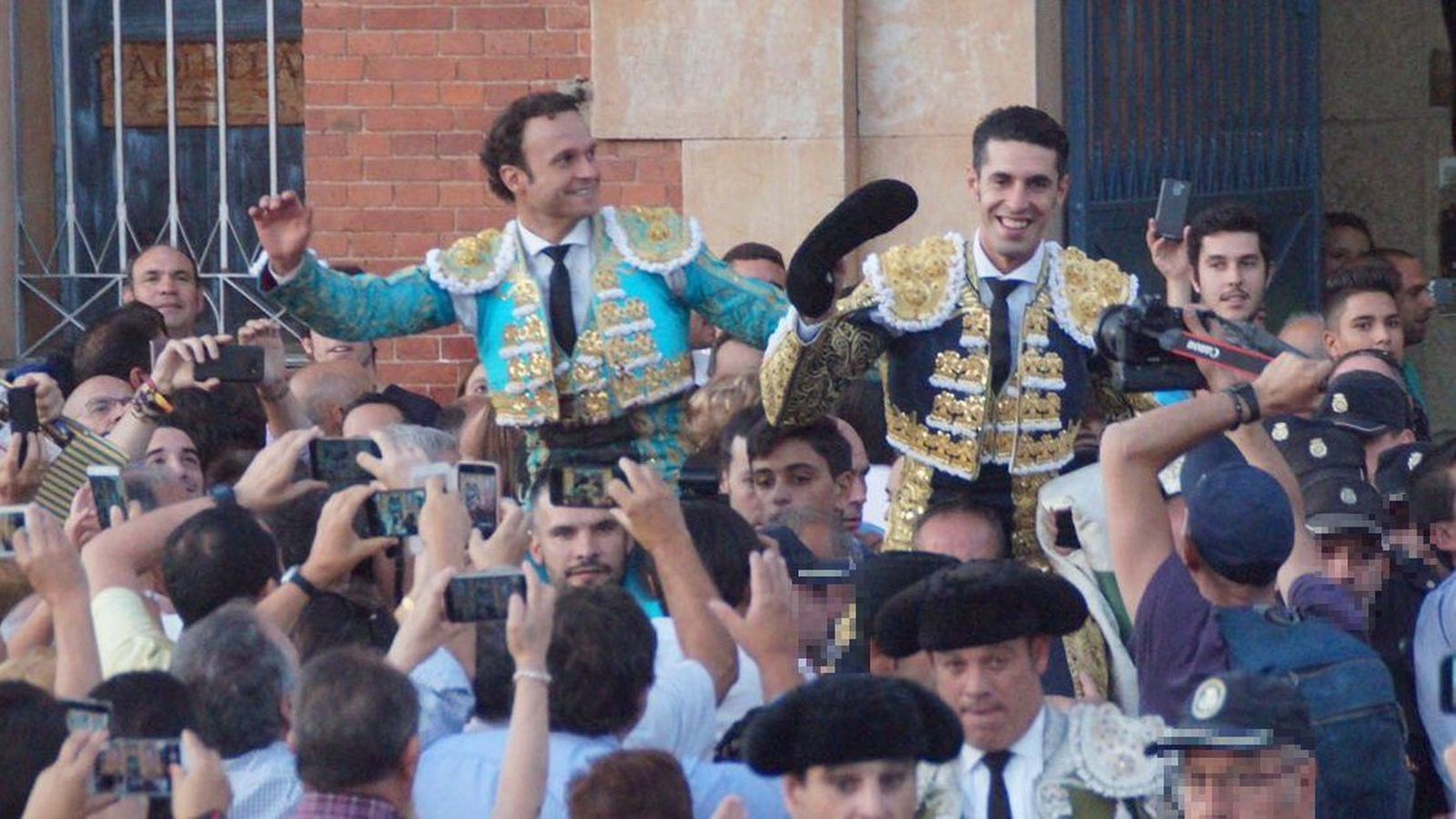 Puerta grande para Ferrera y Talavante en la primera corrida de la feria de Salamanca