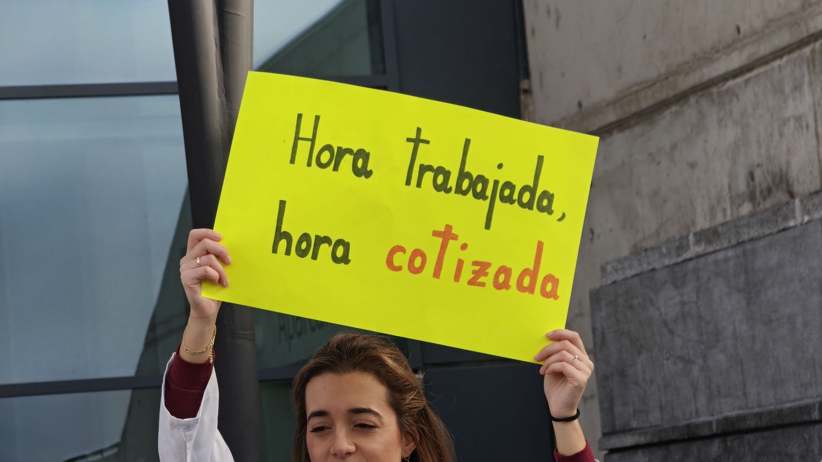 Los médicos se concentran en Salamanca a las puertas del CAUSA por la huelga de facultativos
