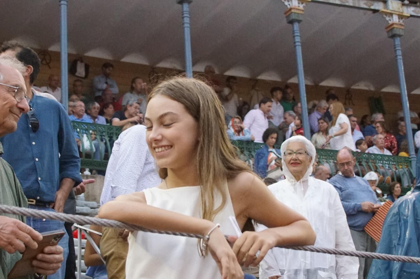 Expectación por ver los caballos de rejoneo en La Glorieta: imágenes del ambiente en los tendidos y en el patio de cuadrillas