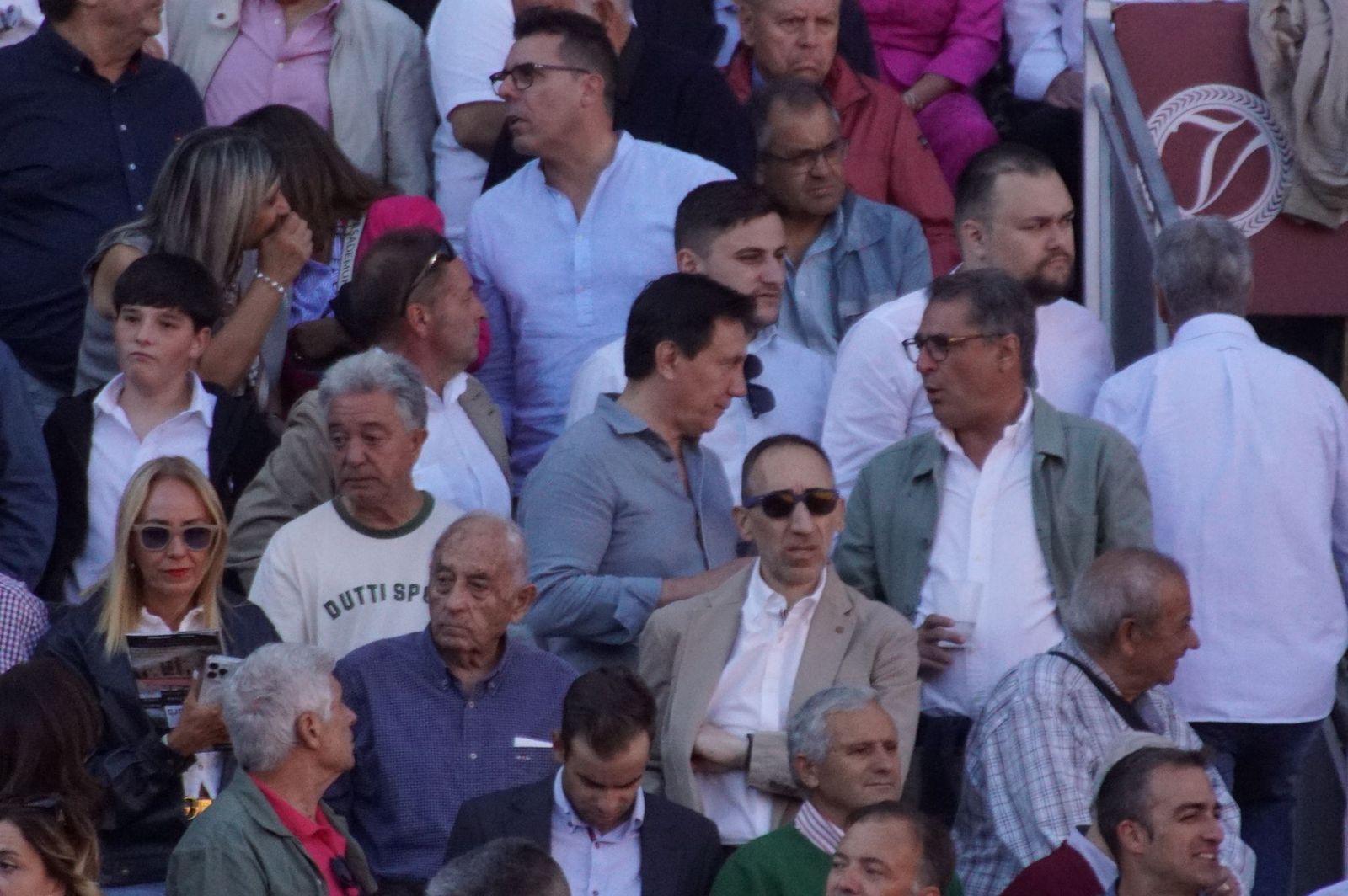 Así ha vivido la afición salmantina el adiós a la feria desde los tendidos: imágenes del ambiente en la corrida concurso