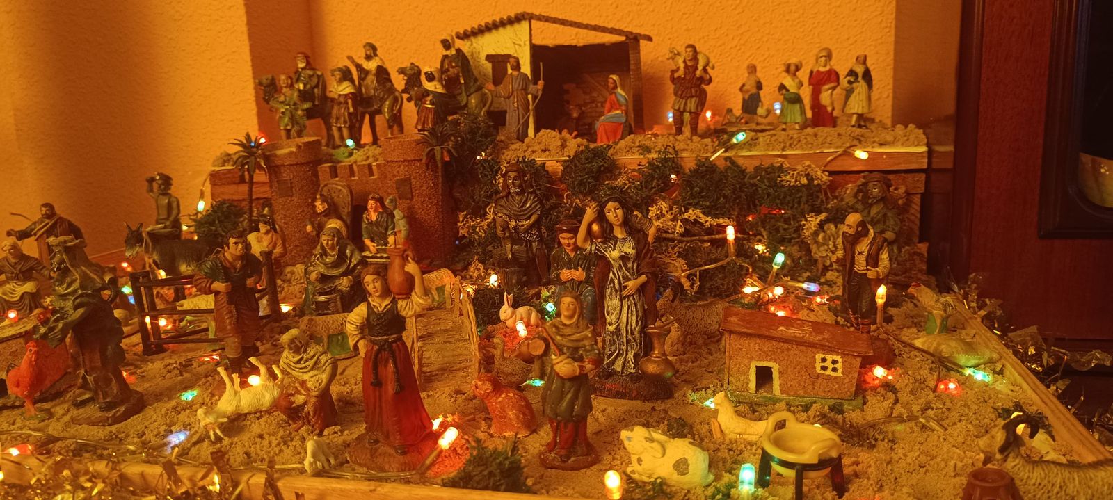 J.G.G. - Belén situado en una vivienda de Santa Marta de Tormes (1).jpg