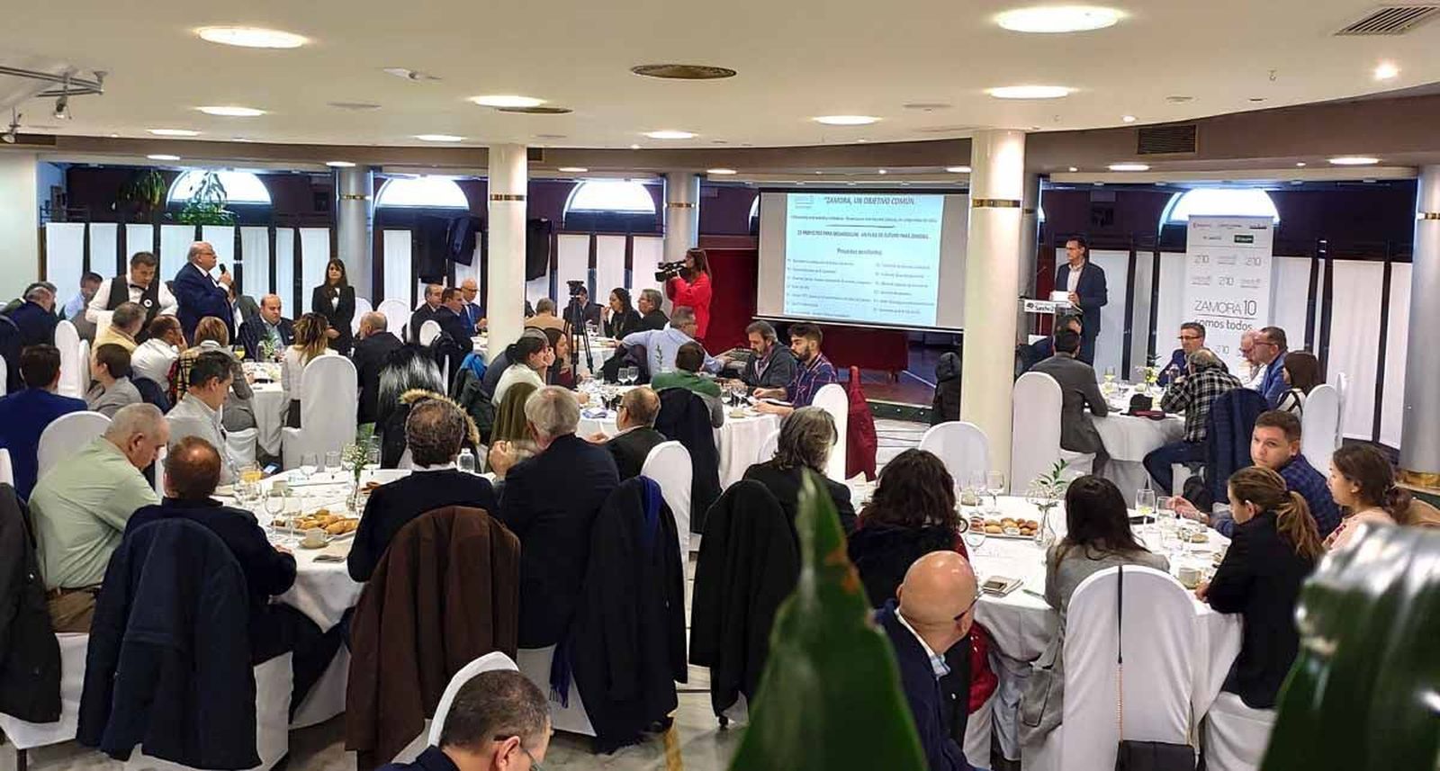 Zamora 10 reunion general