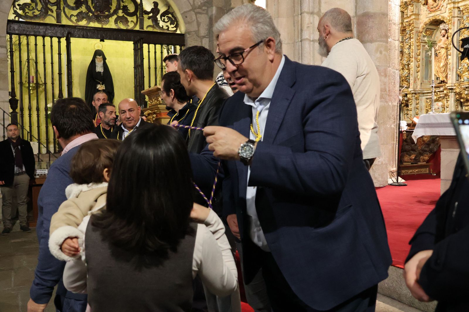 entrada-de-nuevos-hermanos-de-la-vera-cruz-25