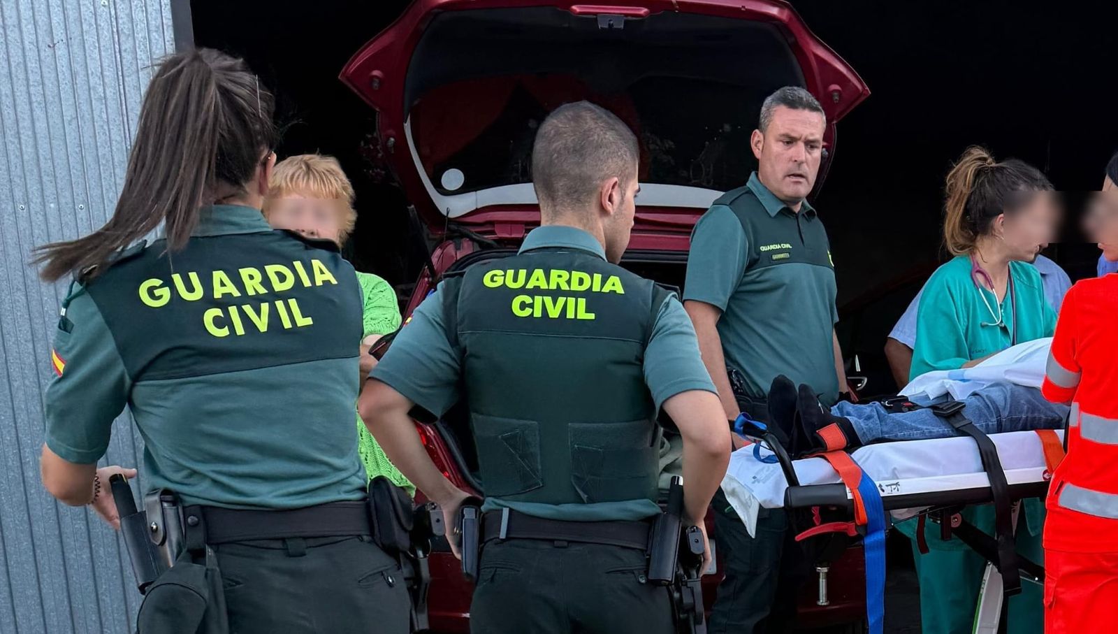 Dos guardias civiles le salvan la vida a un hombre en Almeida de Sayago
