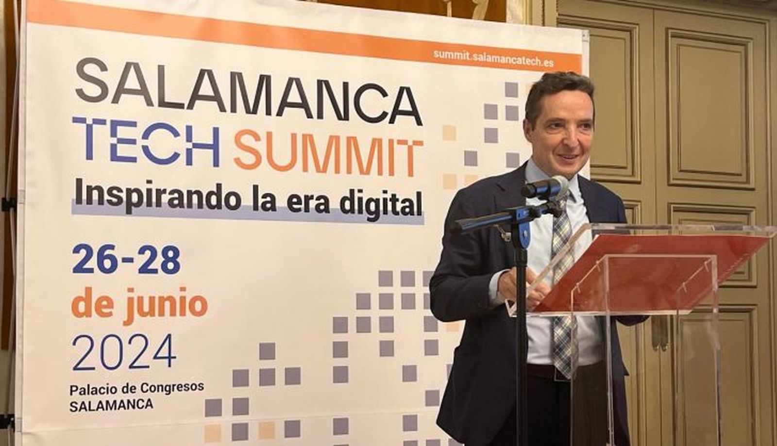 Juan Manuel Corchado en la presentación de Salamanca Tech Summit