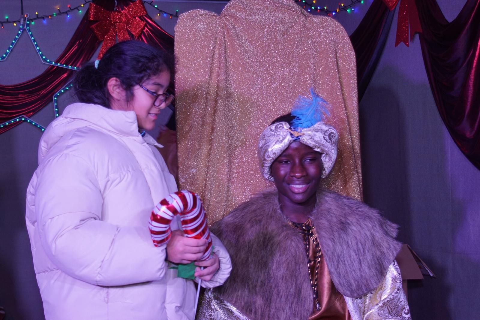 Los Reyes Magos reciben las cartas de los niños de El Encinar