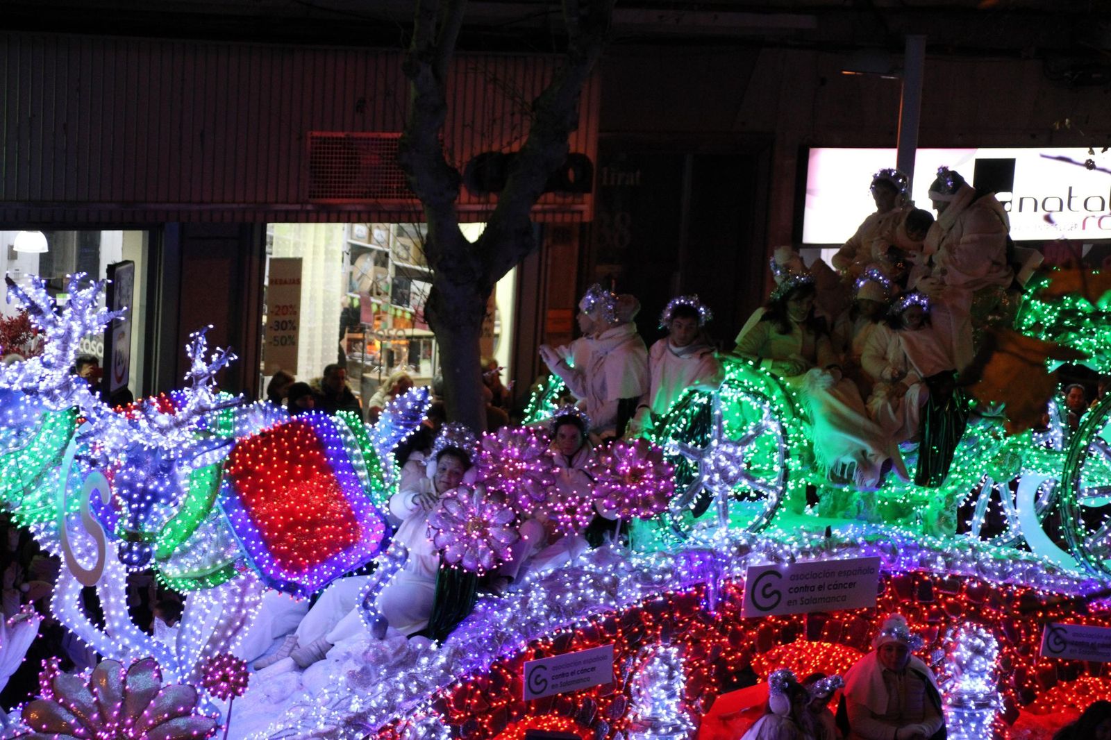 Los Reyes Magos recorren las calles de Salamanca en la Cabalgata 2026