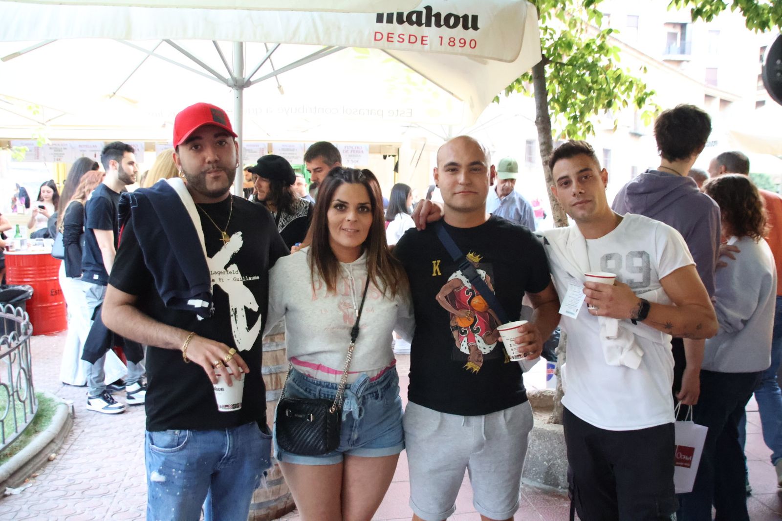Ambiente de las casetas el  jueves por la tarde noche