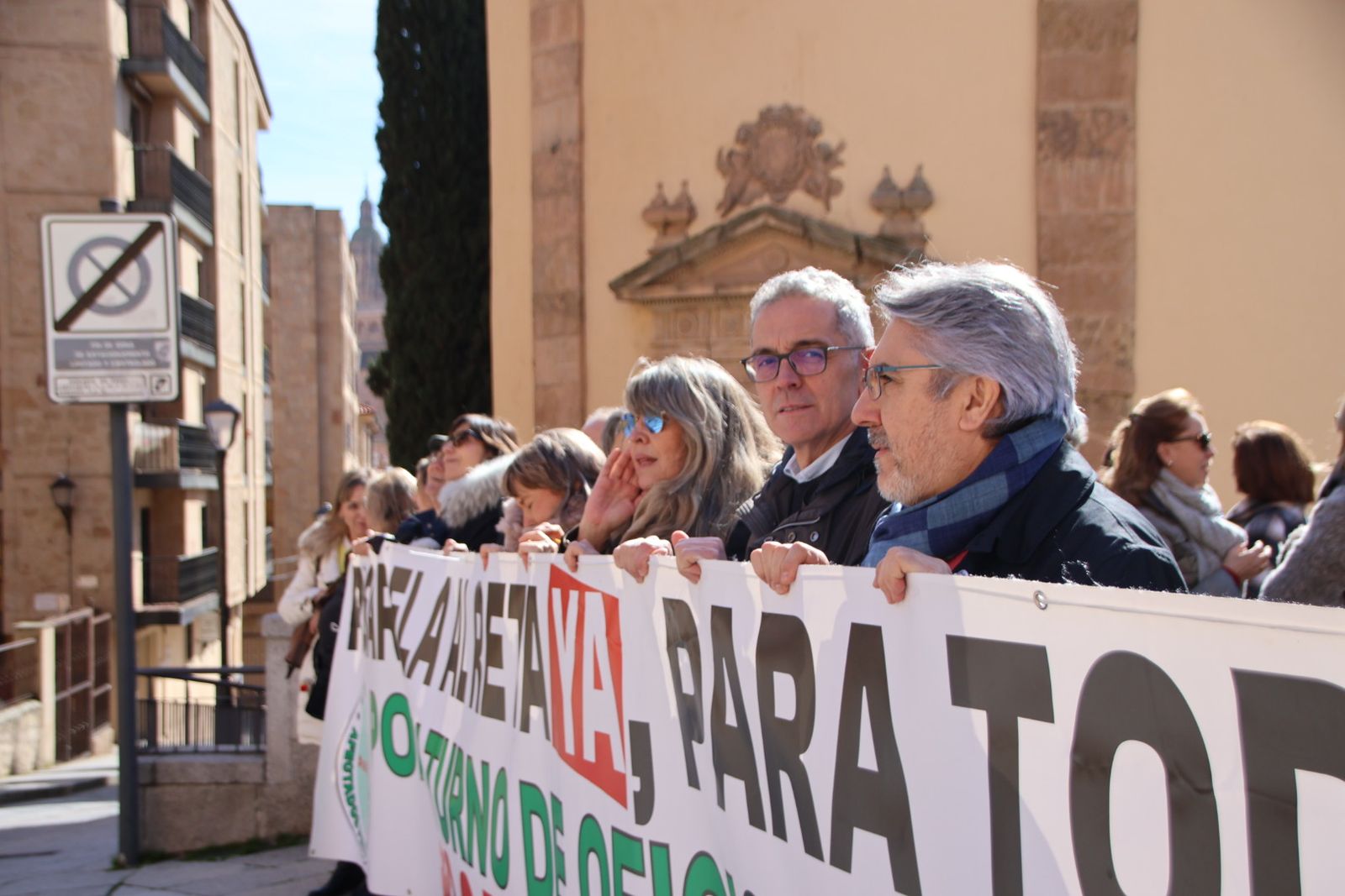 Concentración mutualistas ante la sede del PSOE