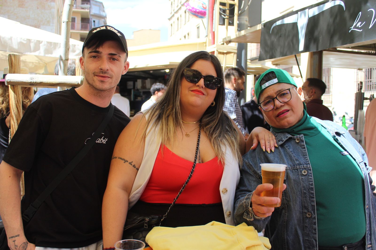 Ambiente en la Feria de Día en el mediodía de este