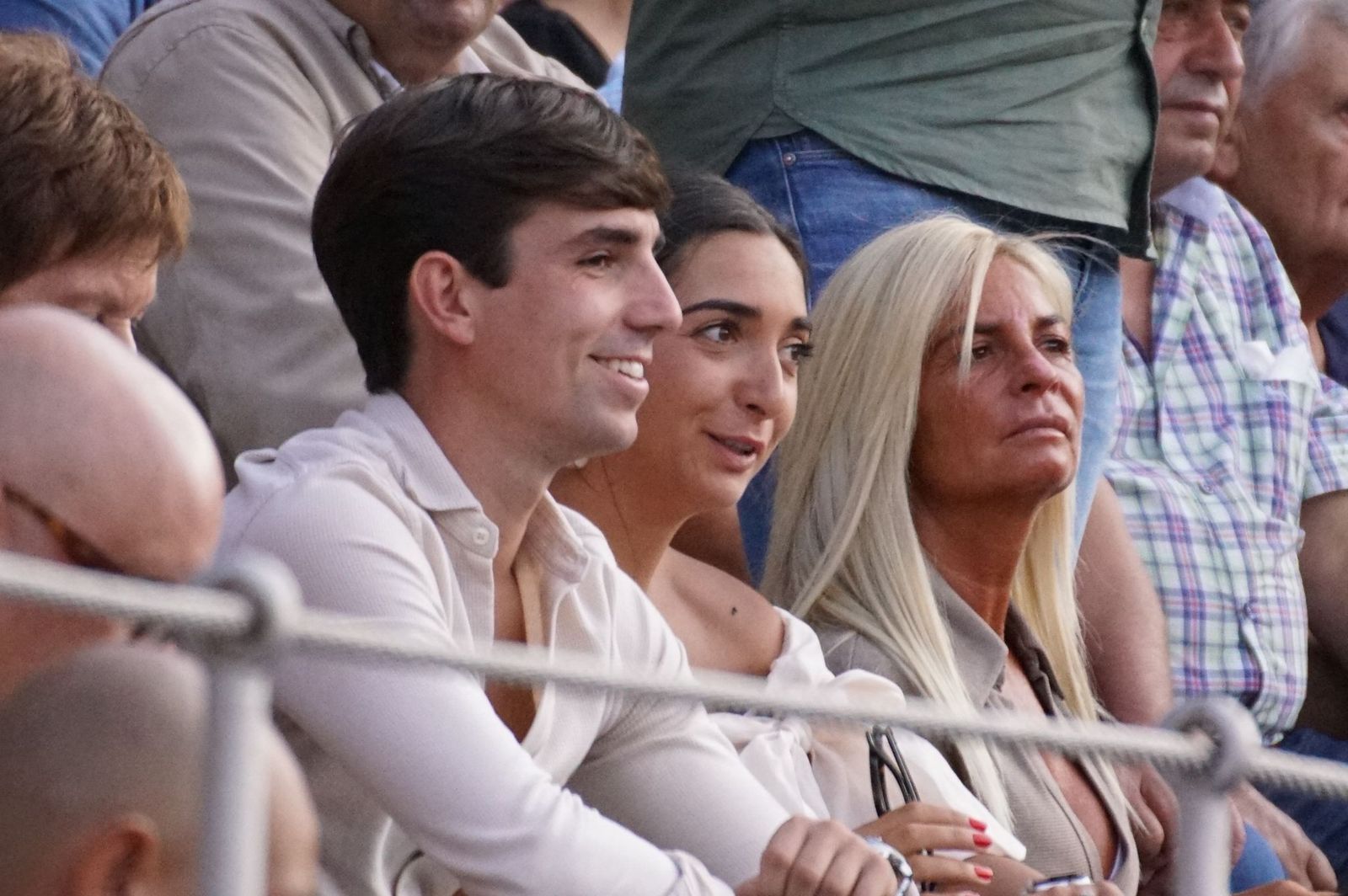 Así han vivido los salmantinos el primer festejo de la feria taurina 2025: imágenes del ambiente en los tendidos y en el patio de cuadrillas