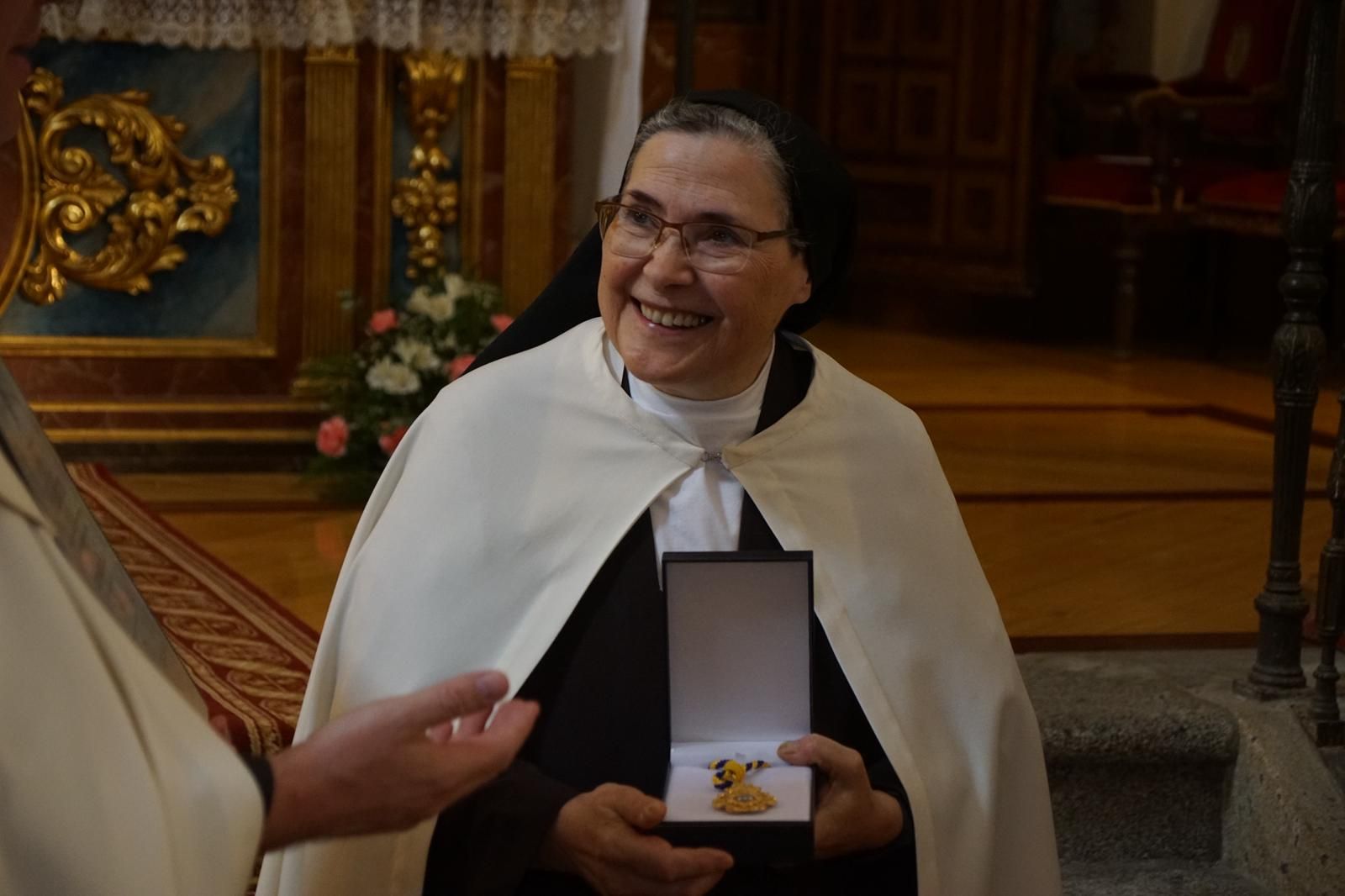 Alba nombra hijo adoptivo al prior Miguel Angel González  (44).jpeg