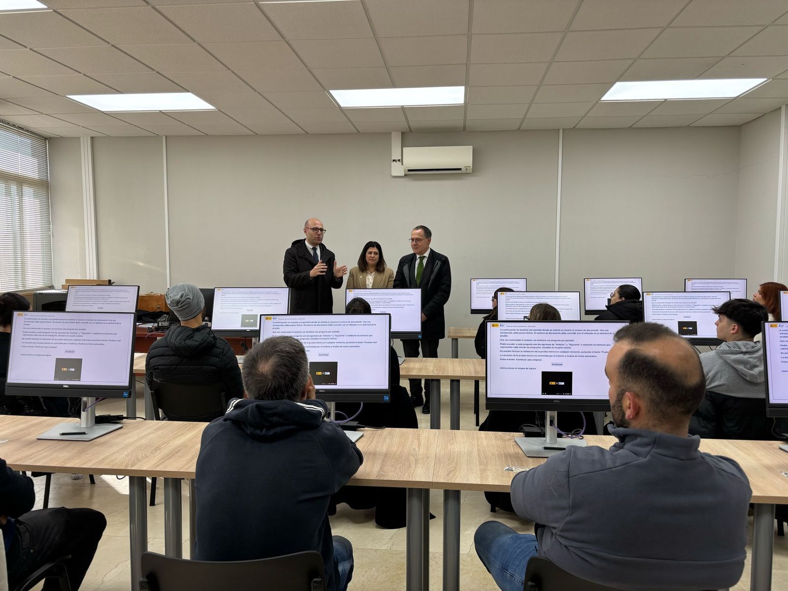 Benavente, primer municipio no capital en Castilla y León con exámenes teóricos de conducir digitales