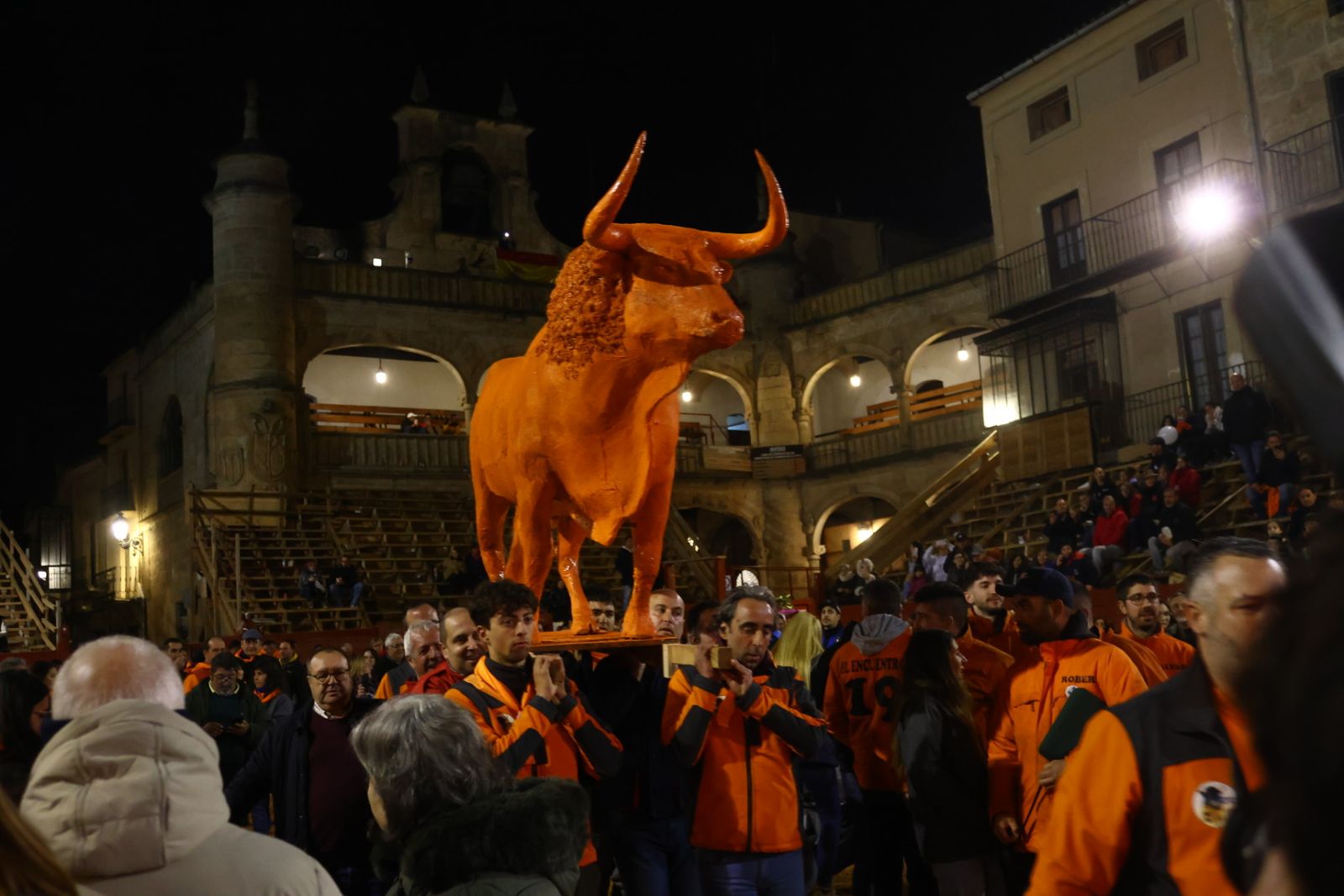 Pasacalles de cenizos en el Carnaval del Toro de Ciudad Rodrigo 2026