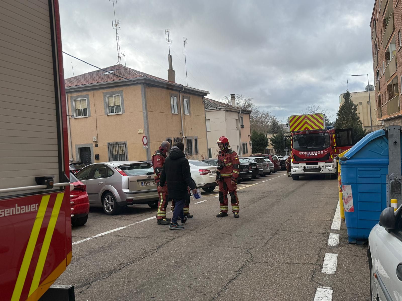 Amplio despliegue de los servicios de emergencia tras la intoxicación de una mujer en la calle Volta