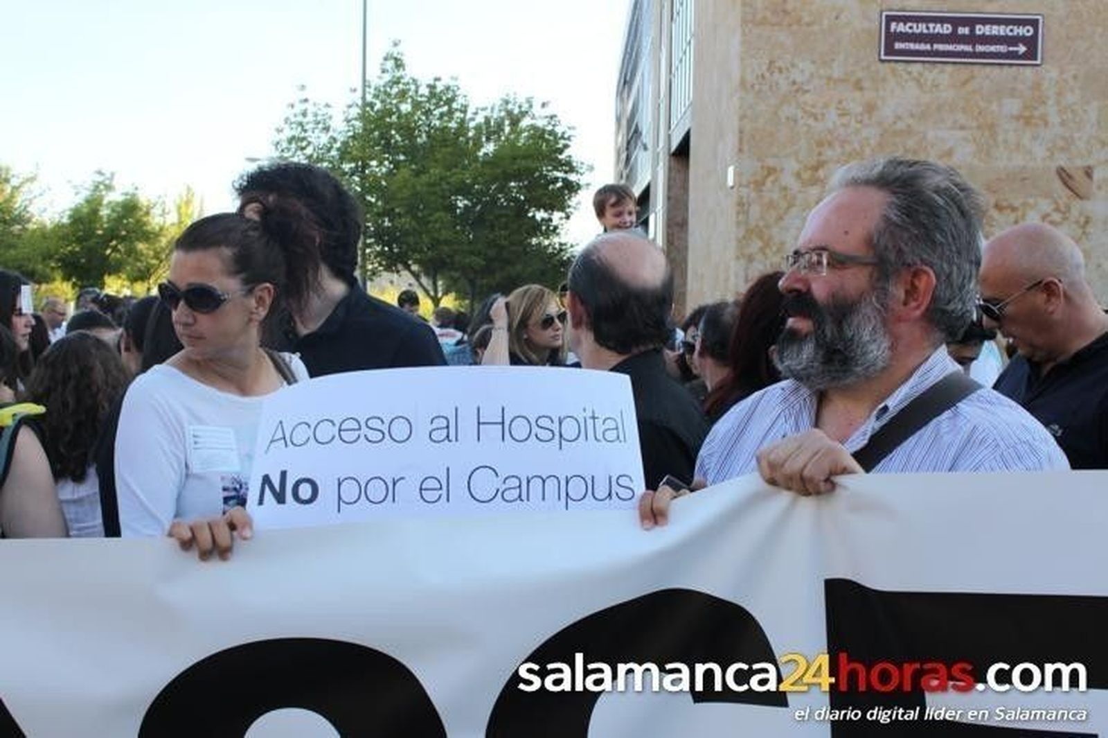Manifestación por un buen acceso al hospital
