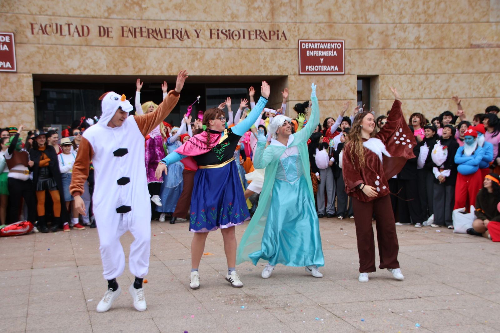 Charanga fiestas Enfermería y Fisioterapia USAL