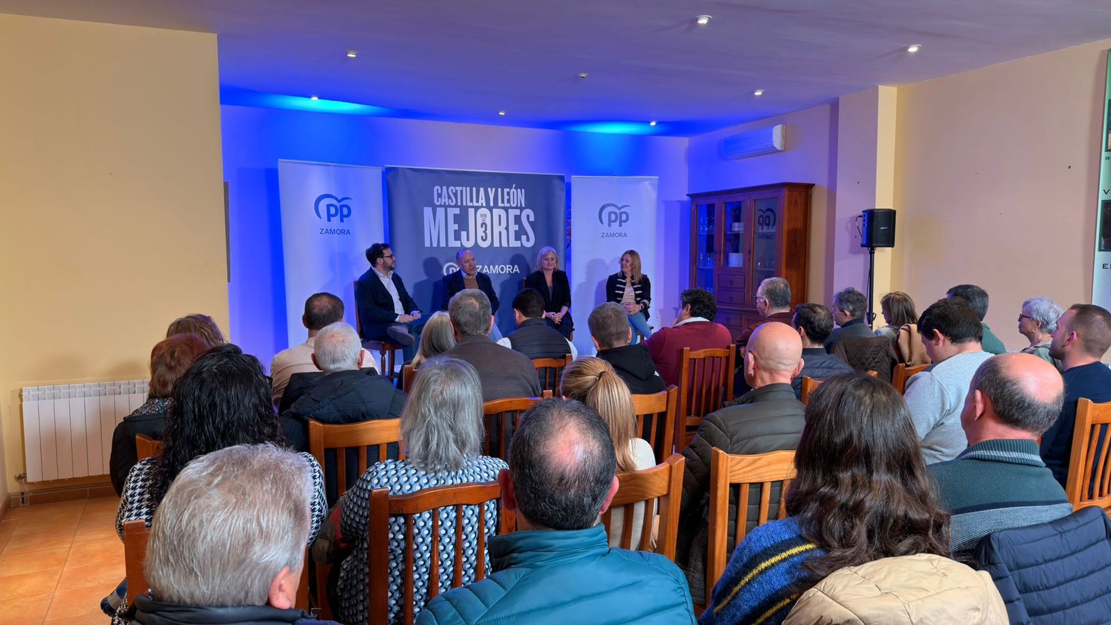 Los candidatos del PP por Zamora en el encuentro en Villarrín